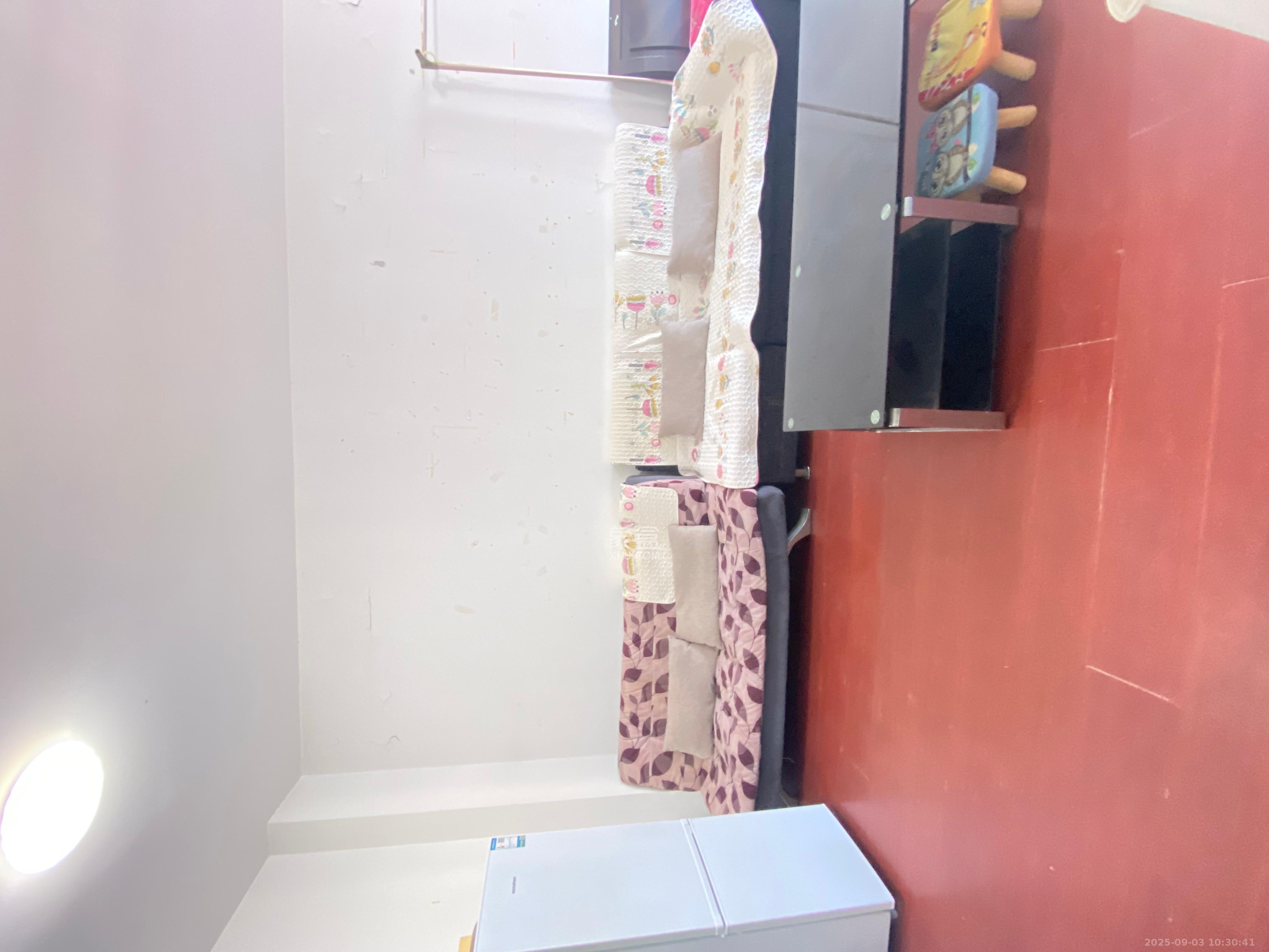 山水花都 1室1厅1卫 1400.0元/月 山水花都 1室1厅1卫 1400.0元/月室内图