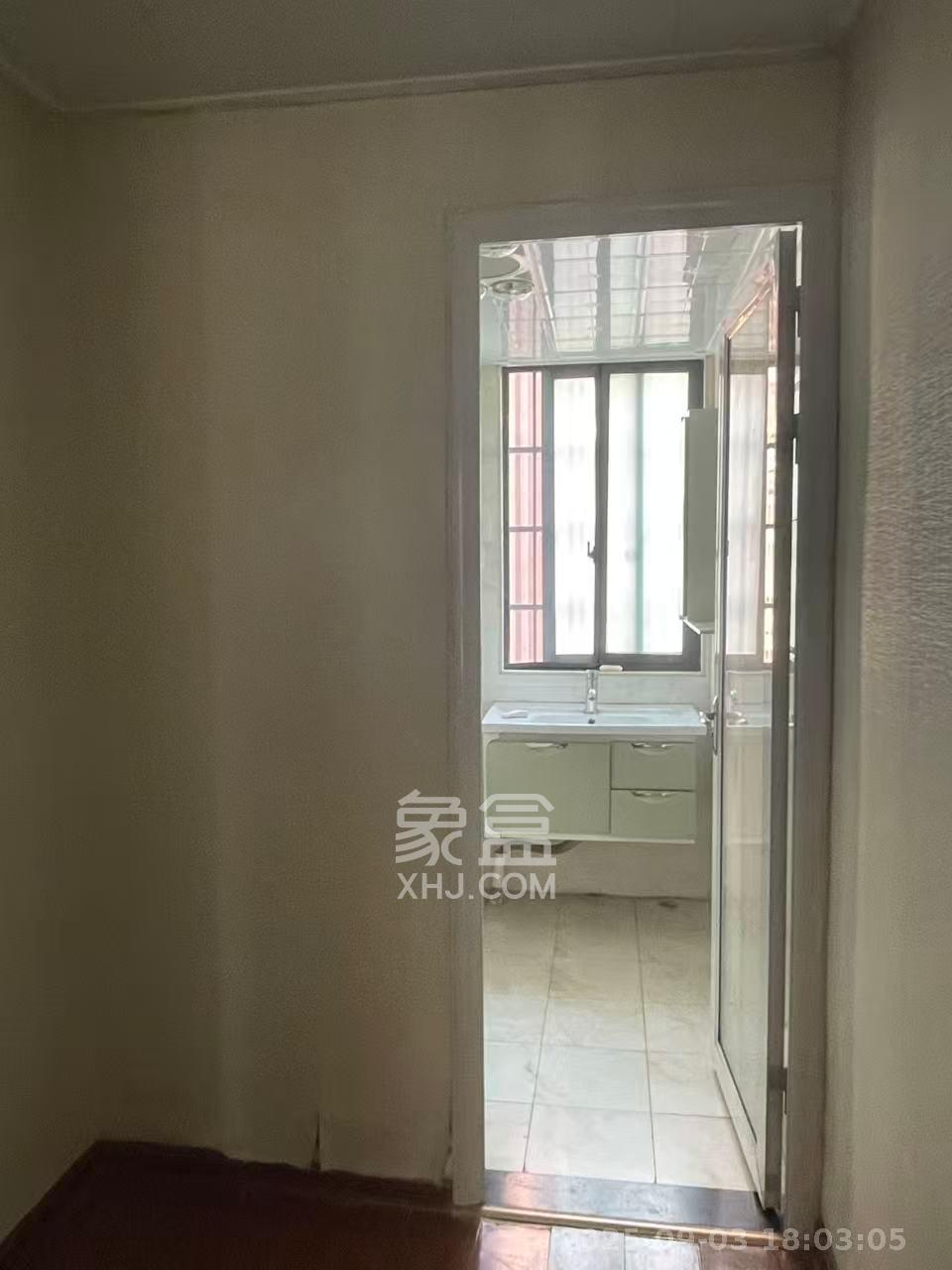 海德公园  4室2厅2卫   2200.00元/月室内图
