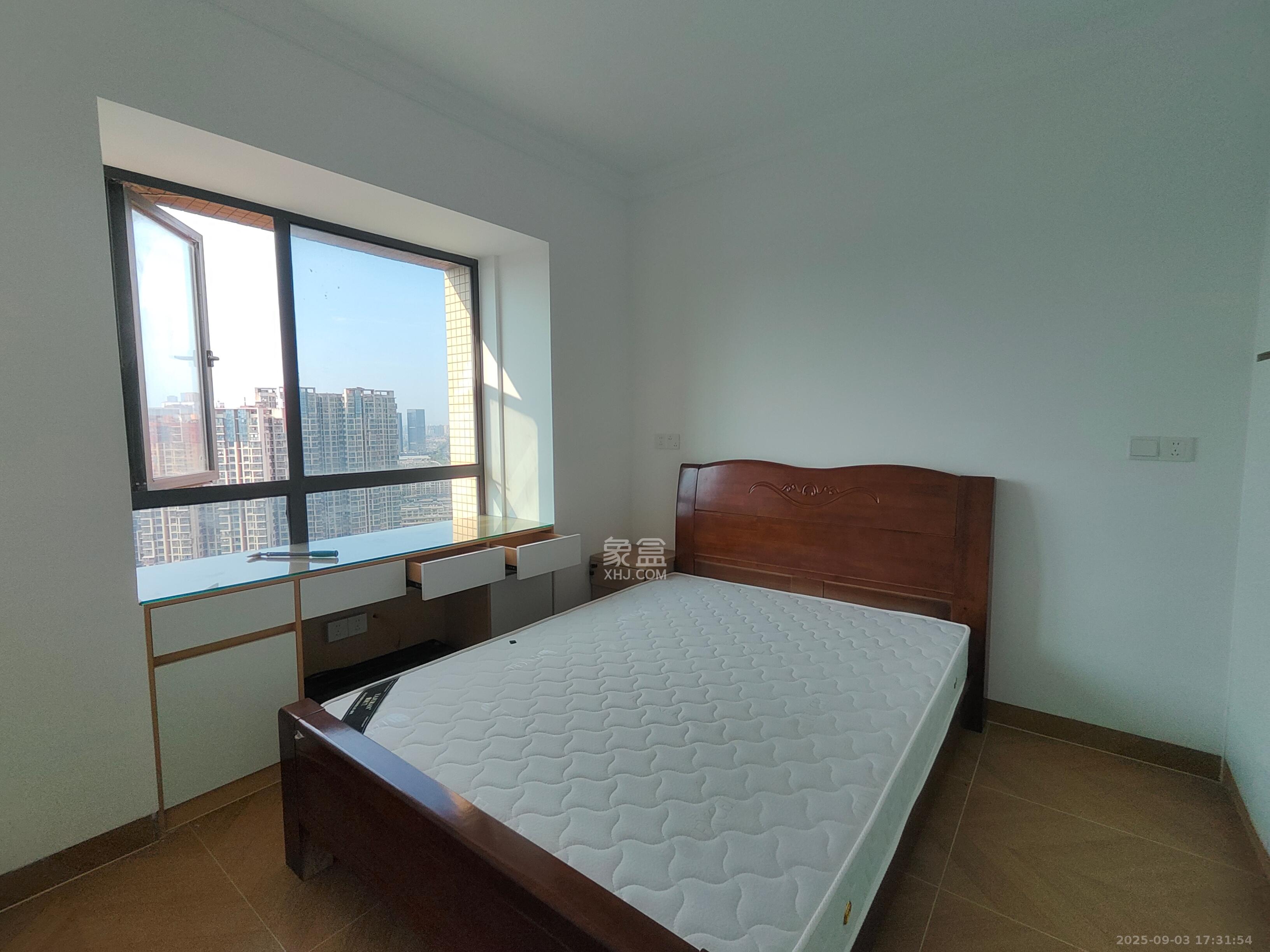 叠彩兰亭  3室2厅2卫    2650.0元/月室内图