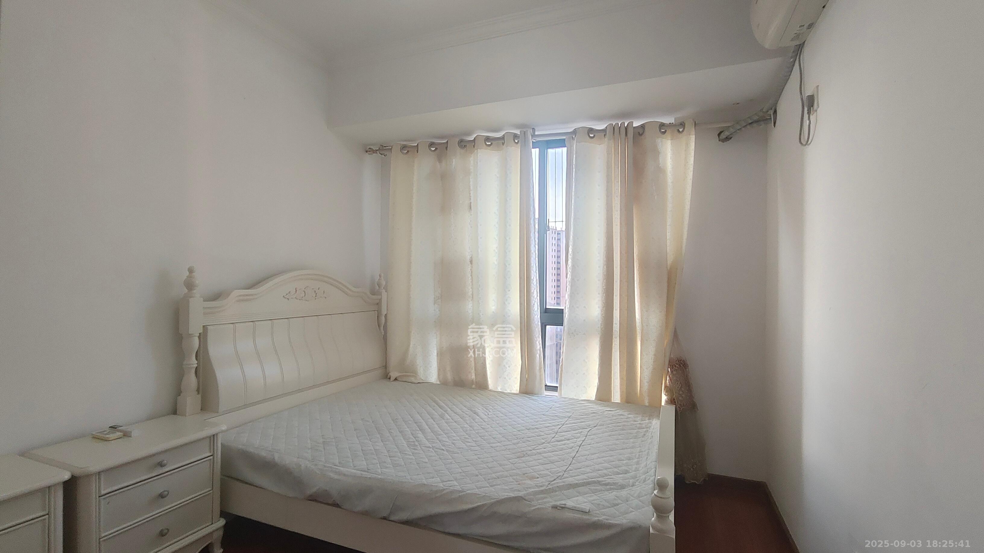 海德公园 4室2厅1卫 2600.0元/月 海德公园 4室2厅1卫 2600.0元/月室内图