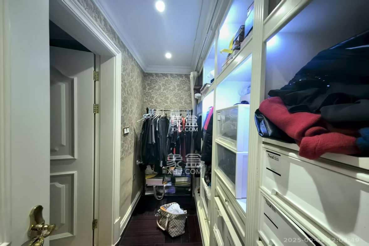 万达公馆 3室2厅4卫 10000.0元/月 万达公馆 3室2厅4卫 10000.0元/月室内图