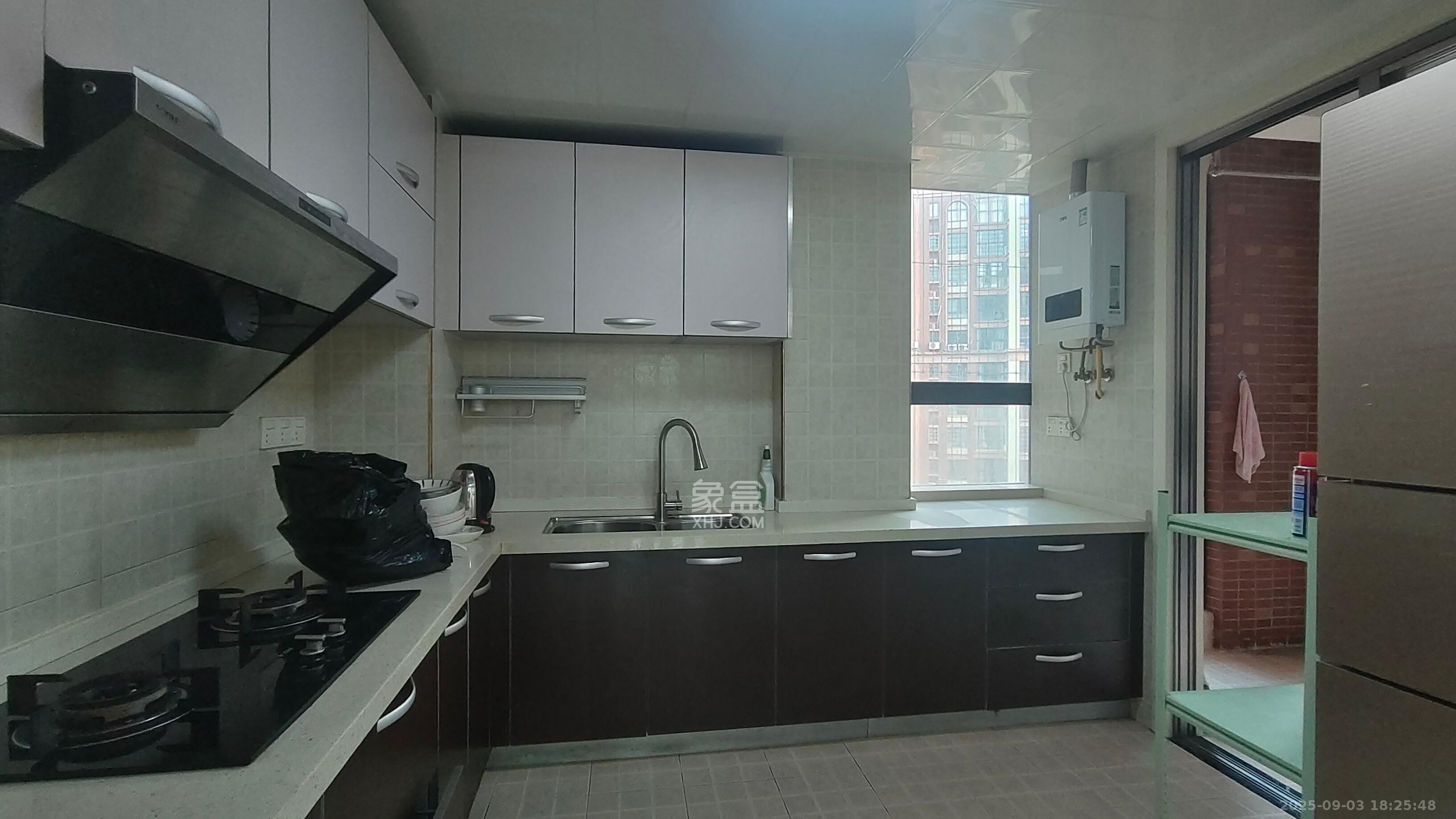 海德公园 4室2厅1卫 2600.0元/月 海德公园 4室2厅1卫 2600.0元/月室内图