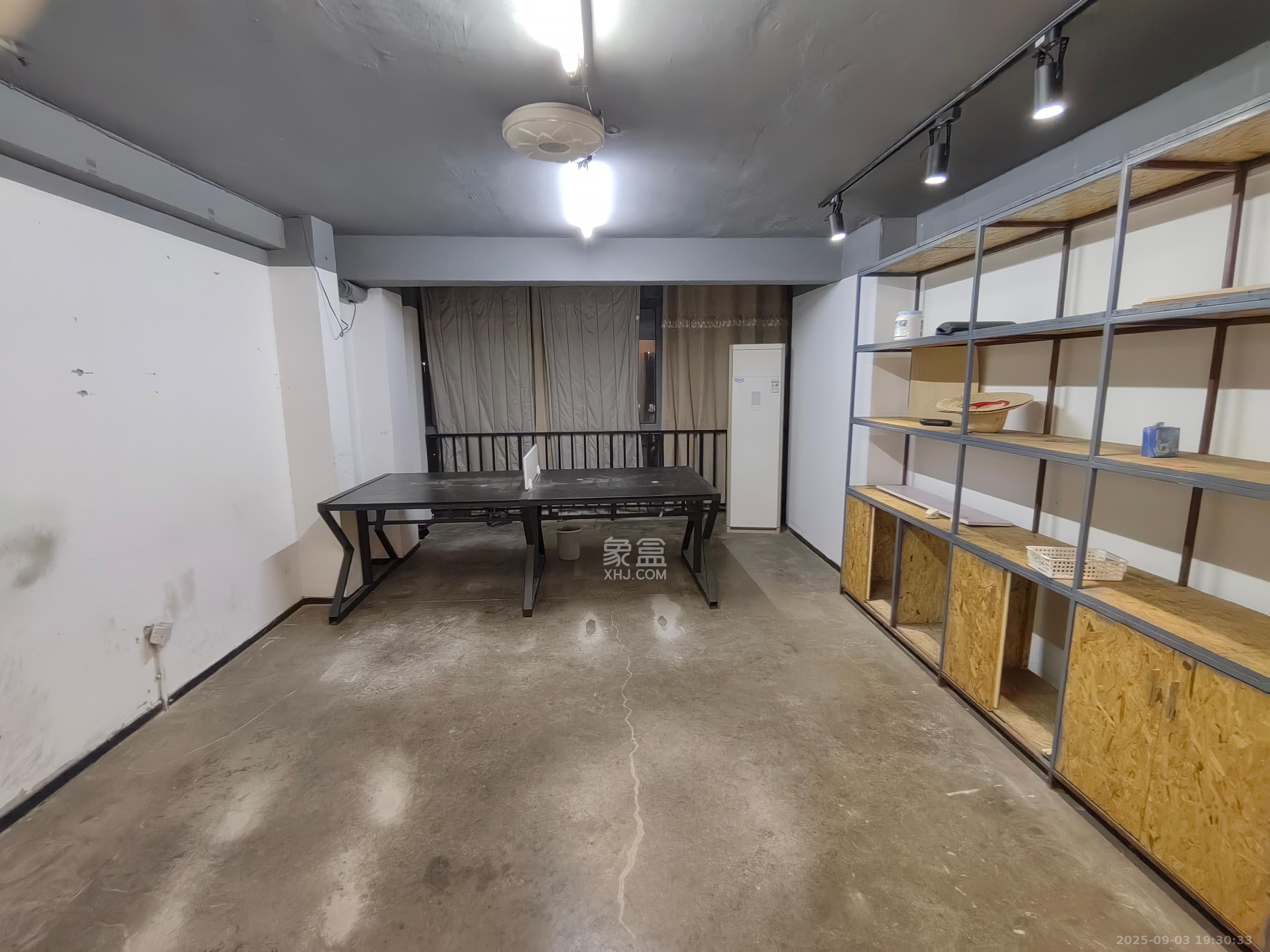 华菱蓝调国际(华菱.香墅美地) 4室2厅1卫 3000.0元/月 华菱蓝调国际(华菱.香墅美地) 4室2厅1卫 3000.0元/月室内图