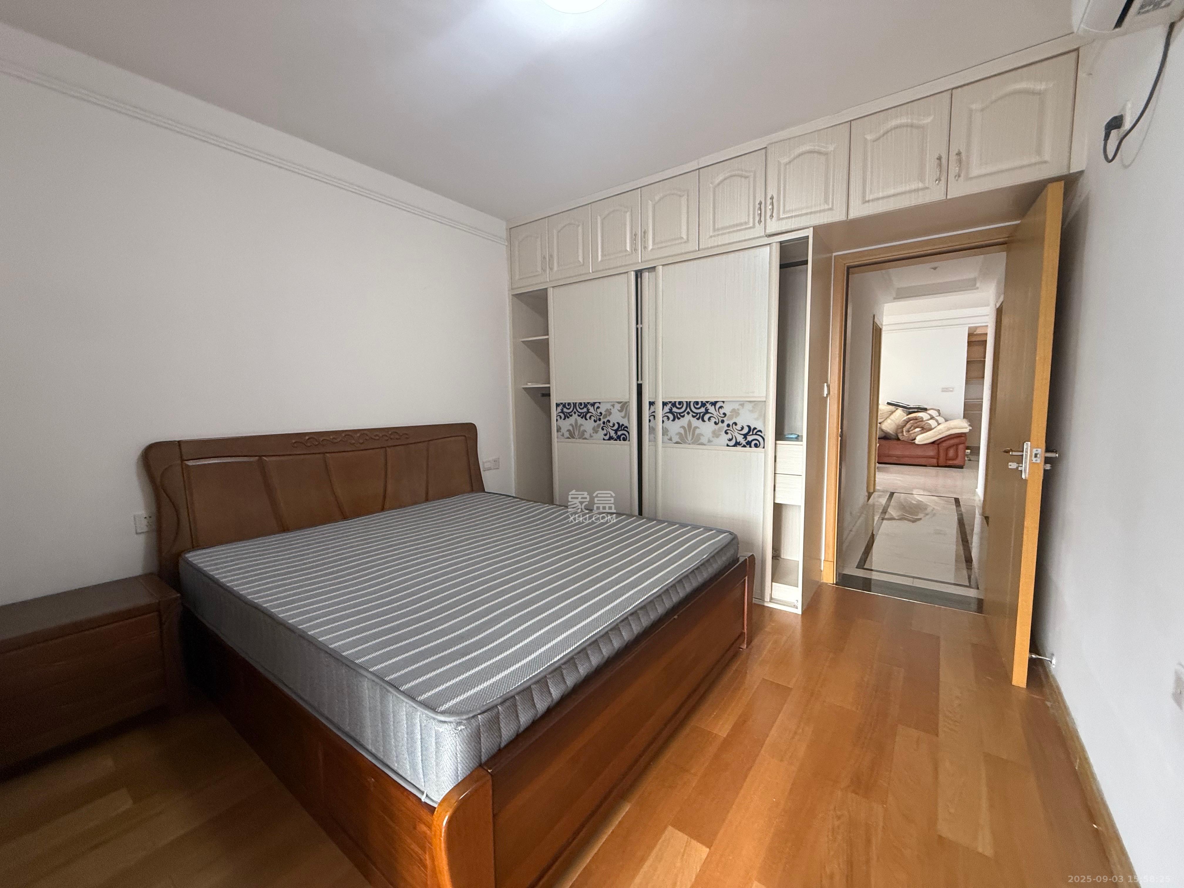 中海国际三期  3室2厅1卫    1800.0元/月 中海国际三期  3室2厅1卫    1800.0元/月室内图