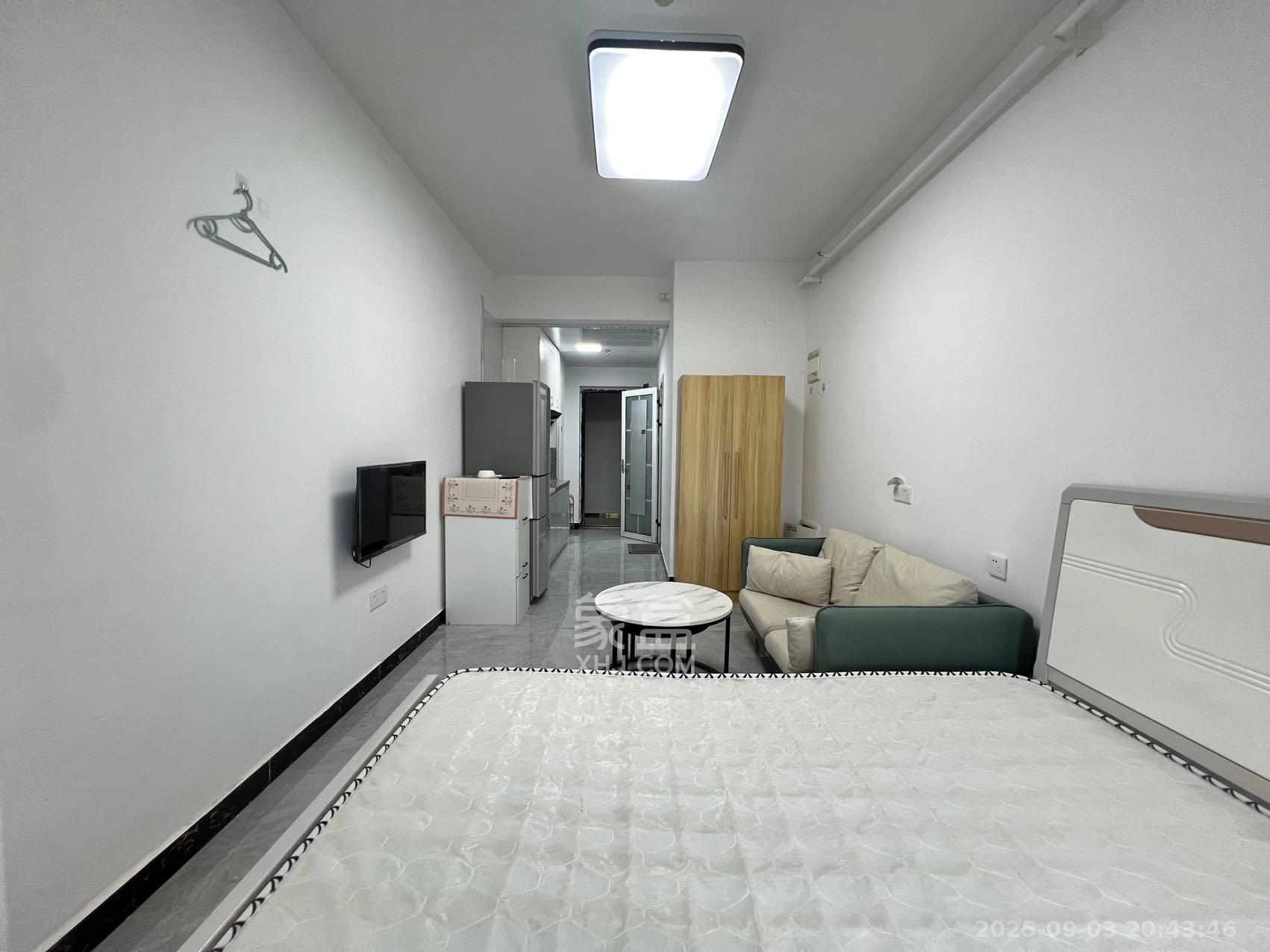 保利麓谷林语I区  1室1厅1卫    1350.0元/月室内图