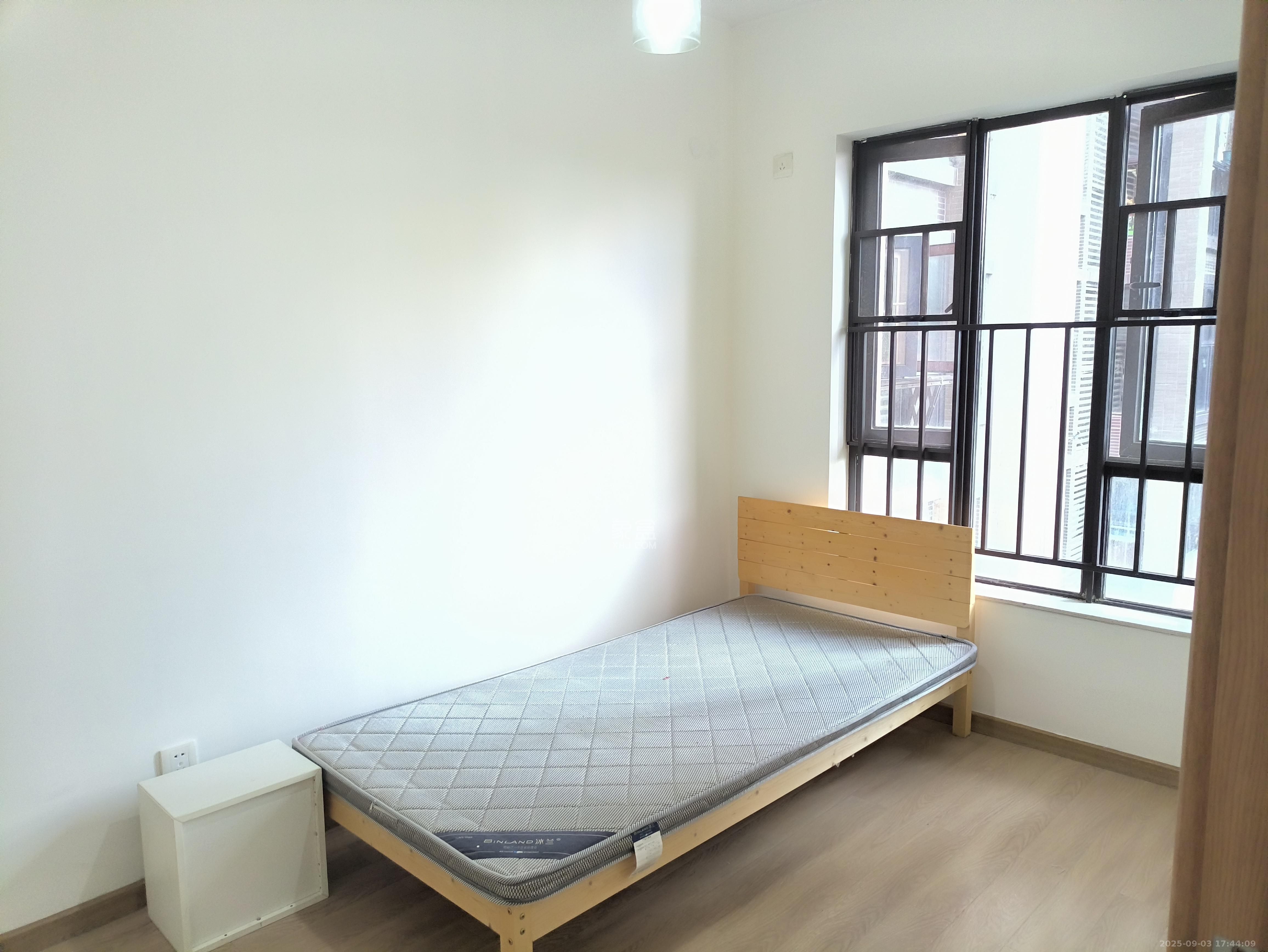 时代倾城二期  2室2厅1卫   1600.00元/月室内图