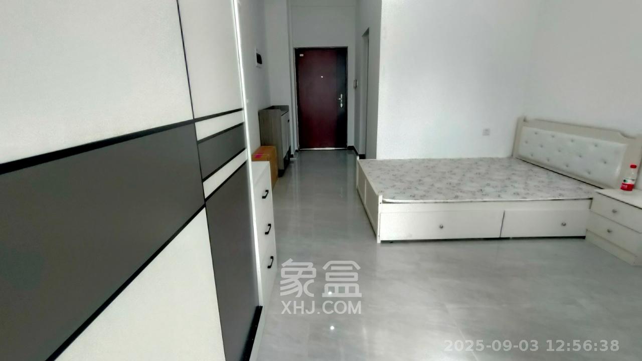 日盛湖湘花苑  1室1厅1卫   1400.00元/月