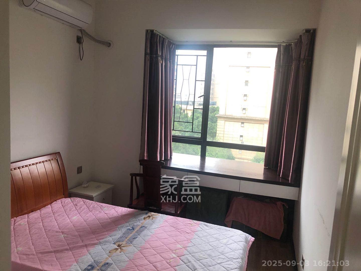 新华都万家城  3室2厅1卫    2000.0元/月室内图