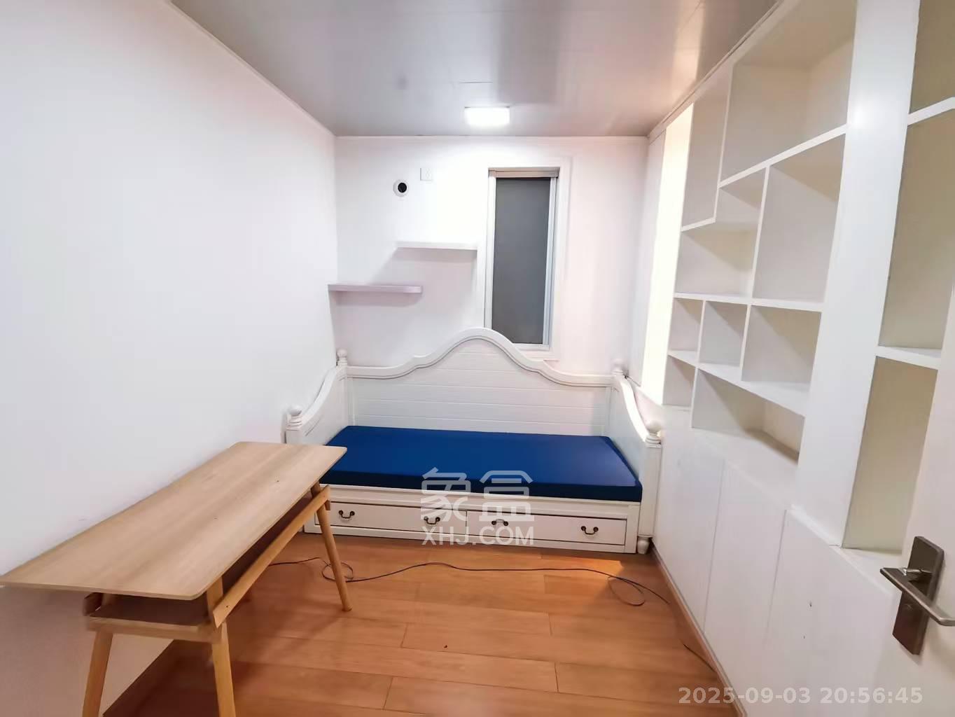 阳光100一期、四五期 2室2厅1卫 2400.0元/月 阳光100一期、四五期 2室2厅1卫 2400.0元/月室内图