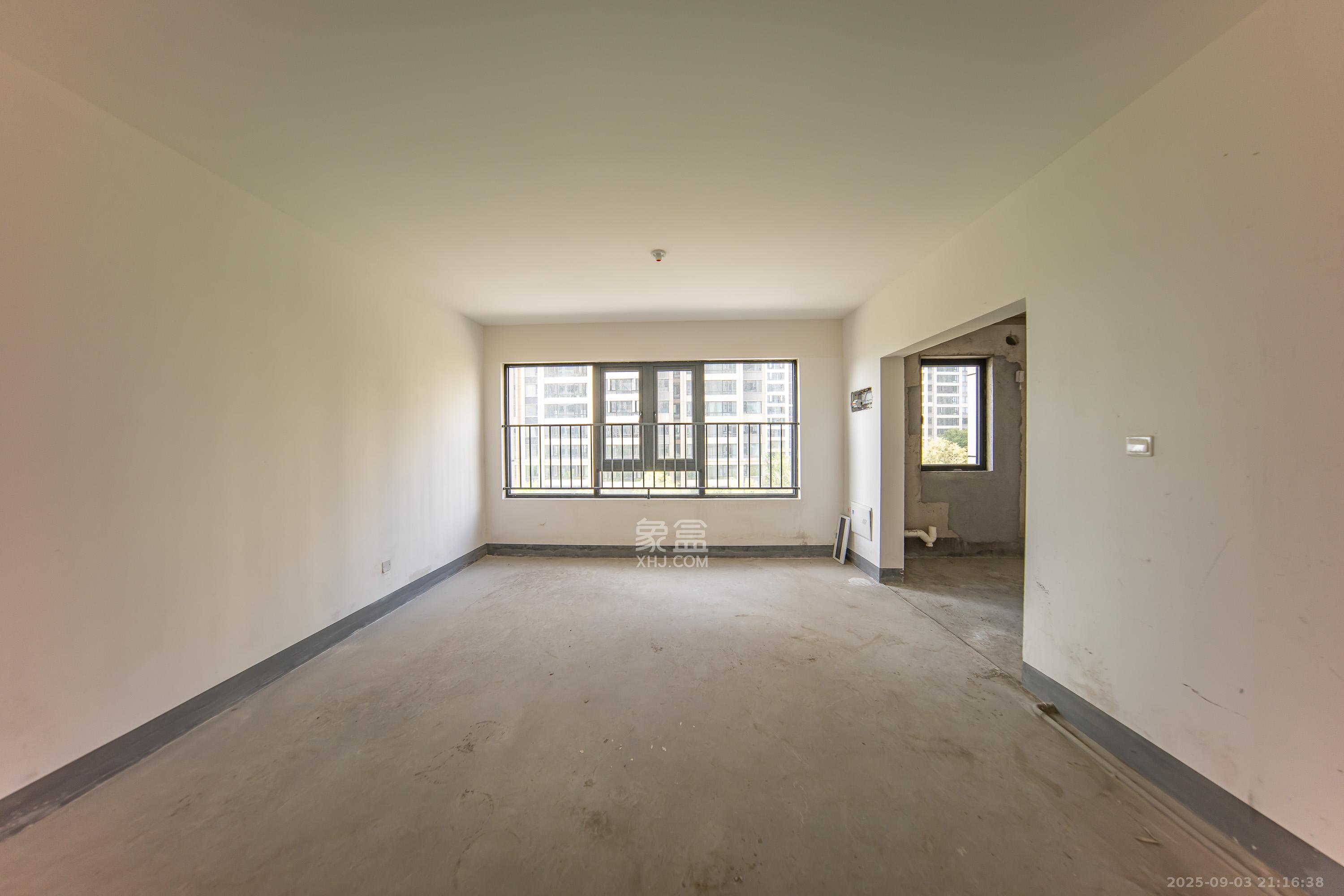 建投象山国际 4室2厅2卫 168.0万 建投象山国际 4室2厅2卫 168.0万客厅