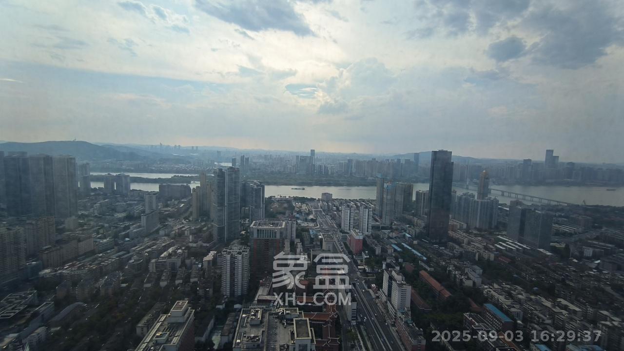 华远华时代  4室2厅2卫    5000.0元/月室内图