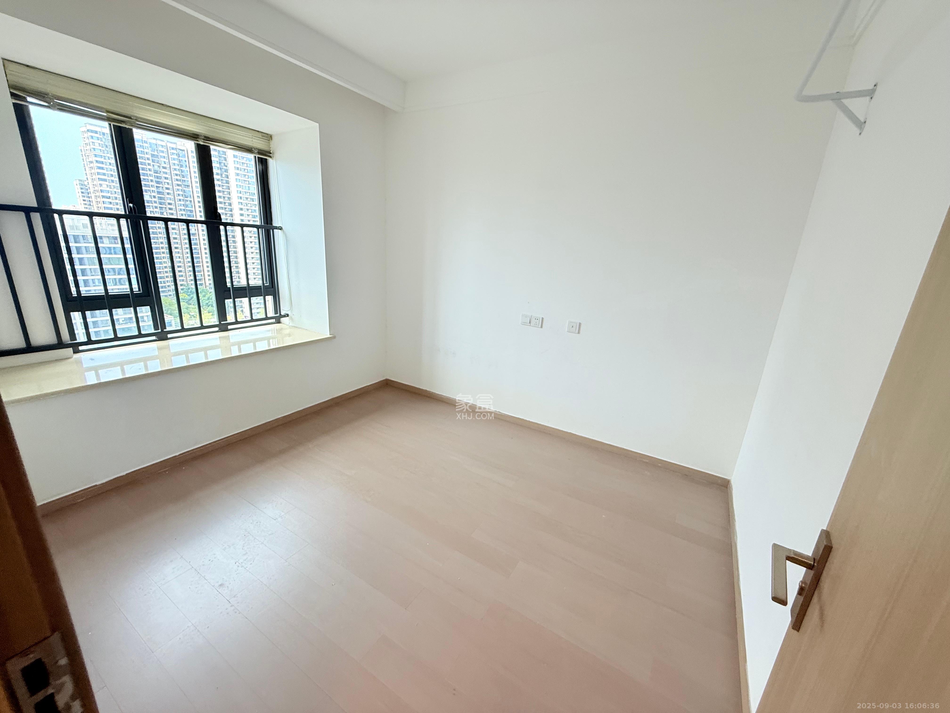 长沙高铁吾悦广场 3室2厅2卫 3500.0元/月 长沙高铁吾悦广场 3室2厅2卫 3500.0元/月室内图