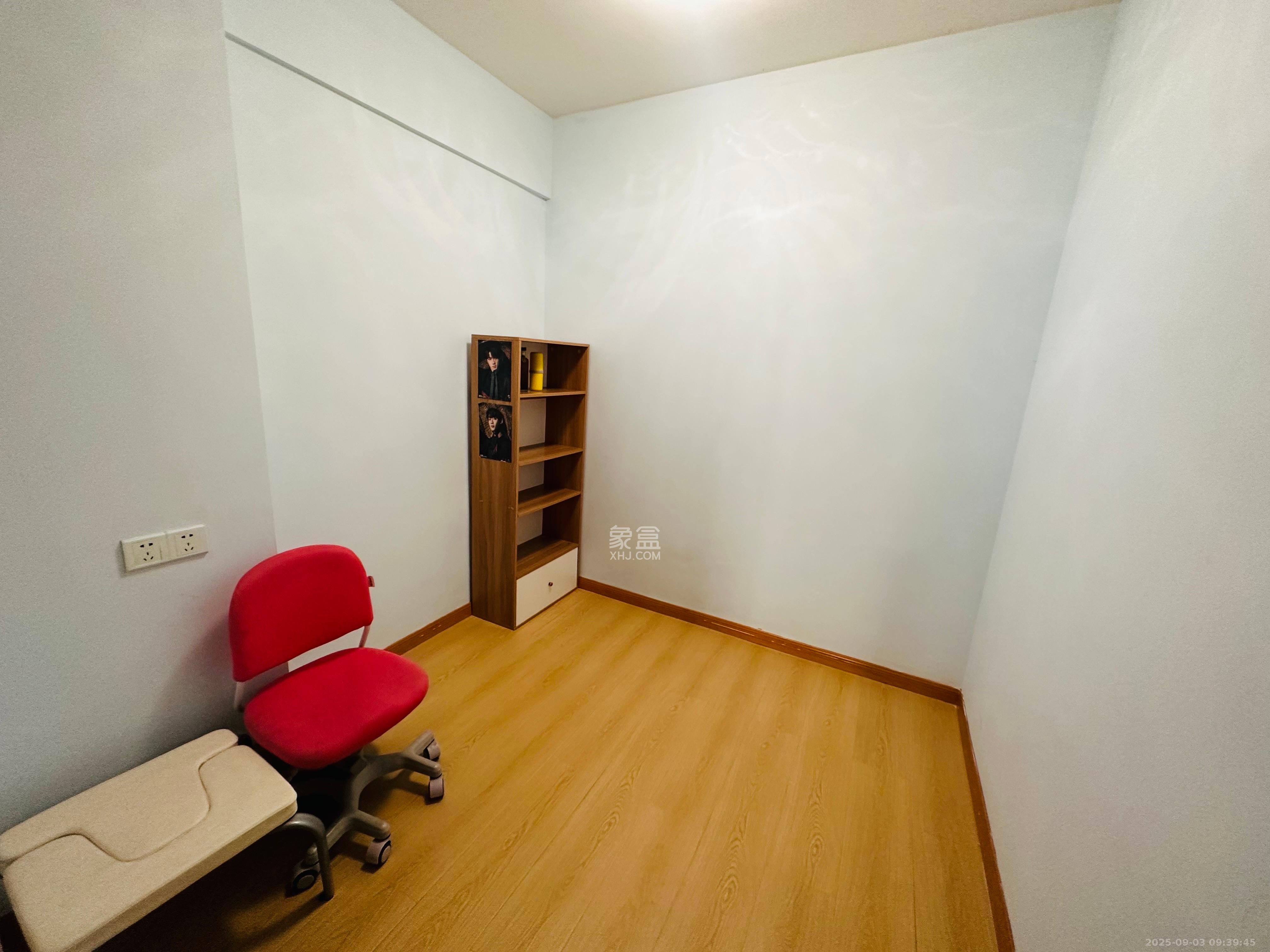 钱隆樽品(一、二、三期)  3室2厅1卫    2000.0元/月室内图