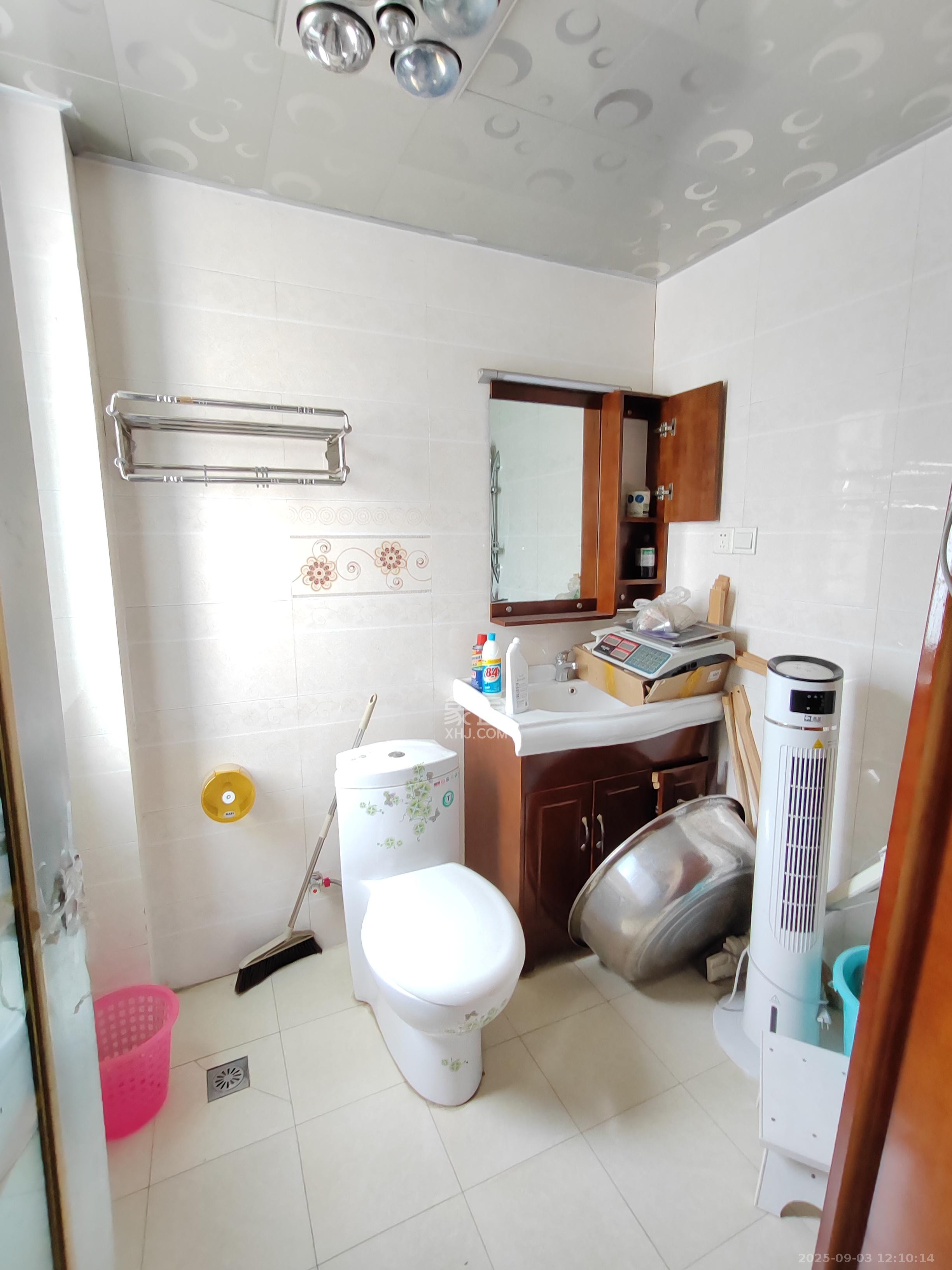 红树湾  3室2厅1卫   2000.00元/月室内图