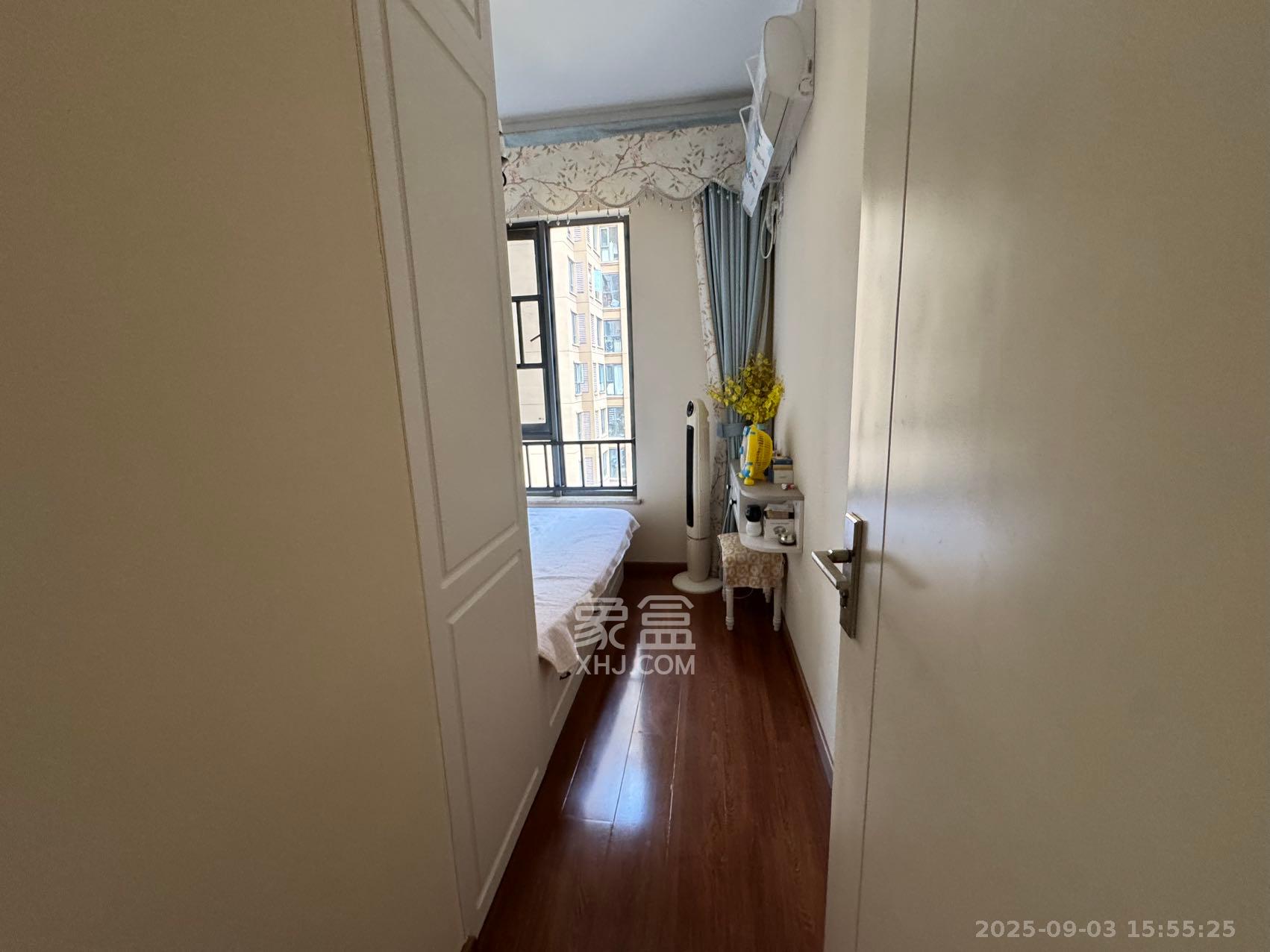 珠江郦城公园1号  3室2厅1卫    3000.0元/月 珠江郦城公园1号  3室2厅1卫    3000.0元/月室内图