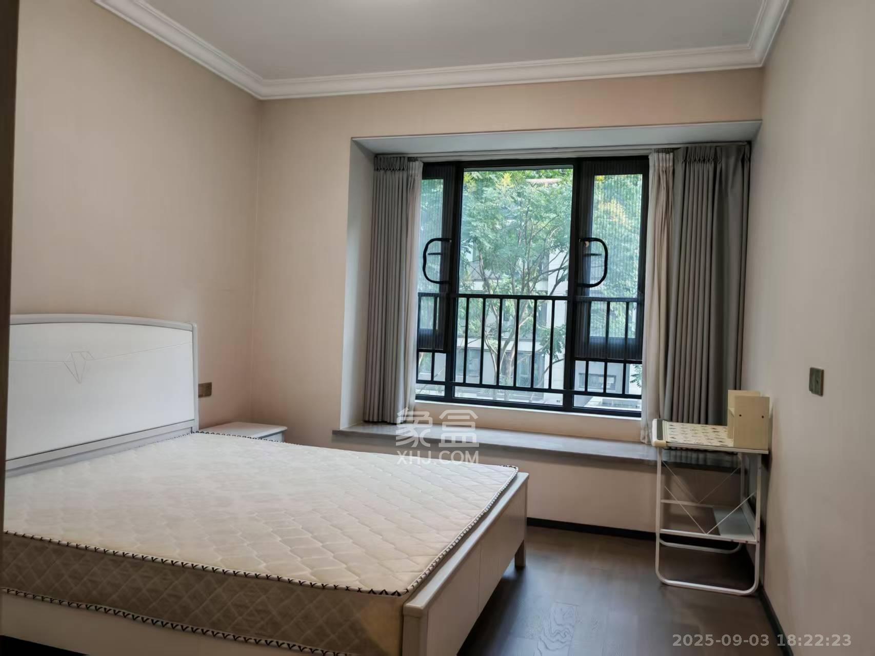 中海阅麓山一期  4室2厅2卫    6300.0元/月 中海阅麓山一期  4室2厅2卫    6300.0元/月室内图