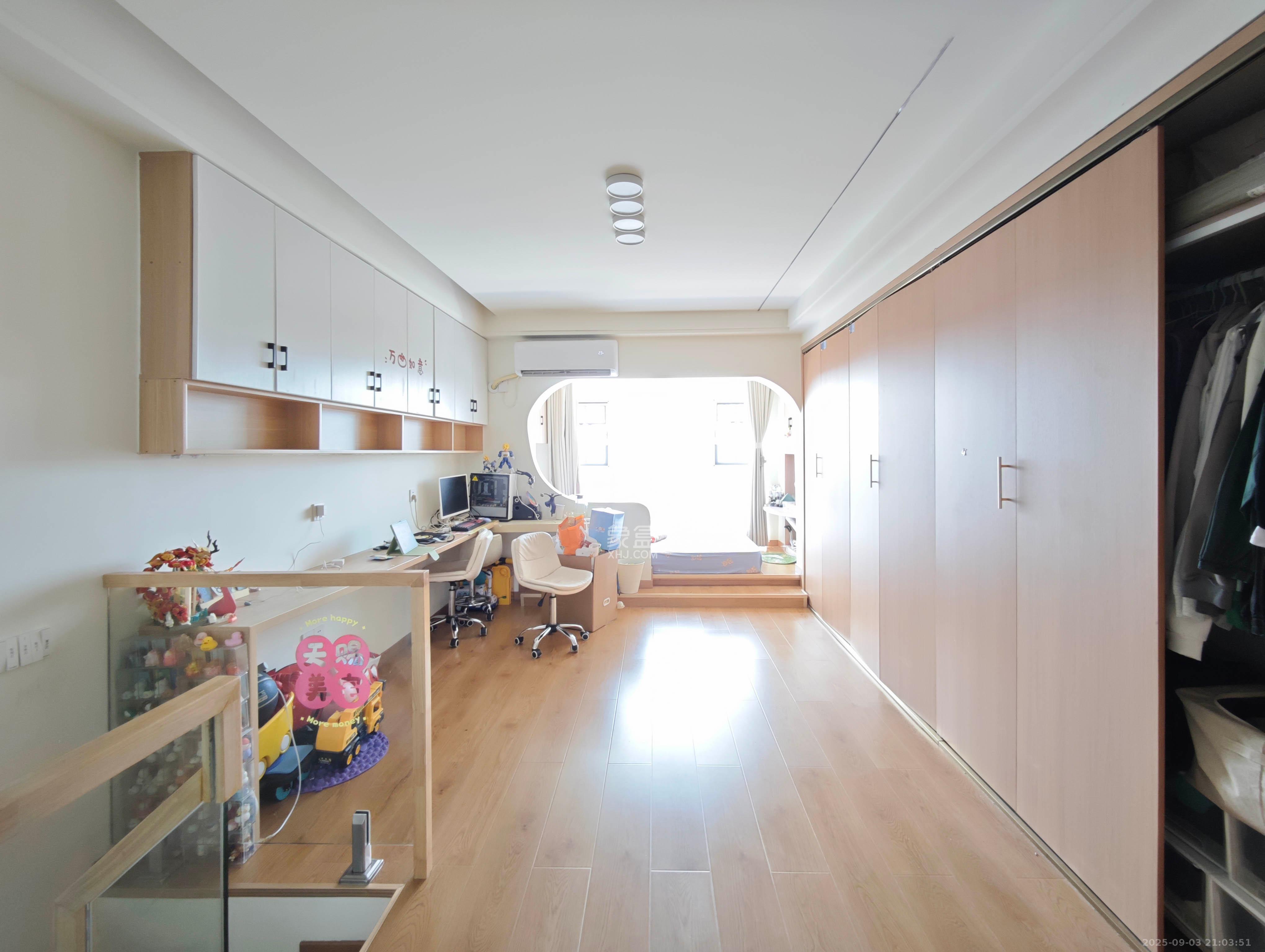 宏聚地中海  2室2厅1卫    52.8万 宏聚地中海  2室2厅1卫    52.8万卧室