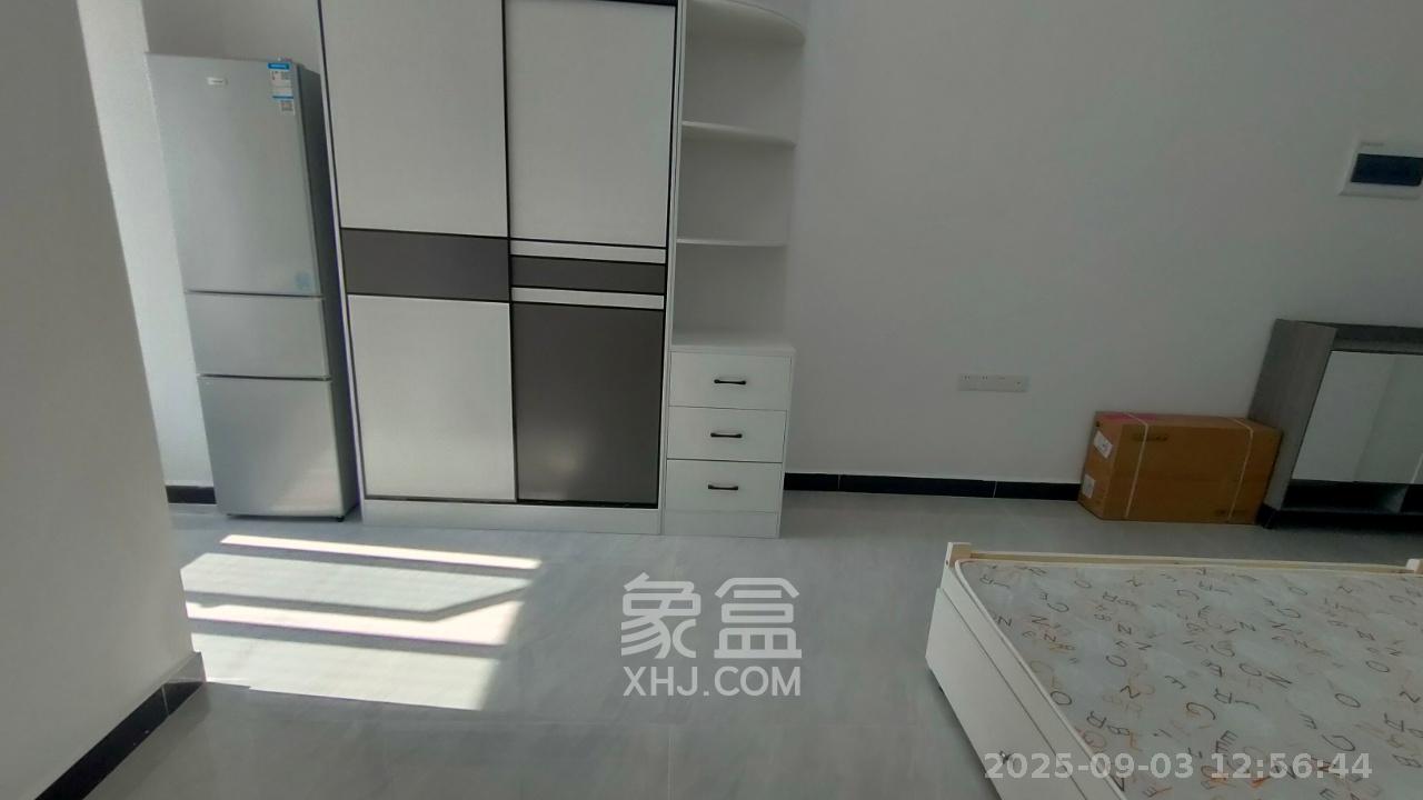 日盛湖湘花苑  1室1厅1卫    1400.0元/月室内图