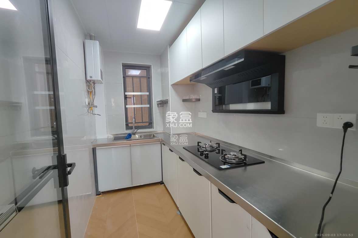 叠彩兰亭 3室2厅2卫 2650.0元/月 叠彩兰亭 3室2厅2卫 2650.0元/月室内图