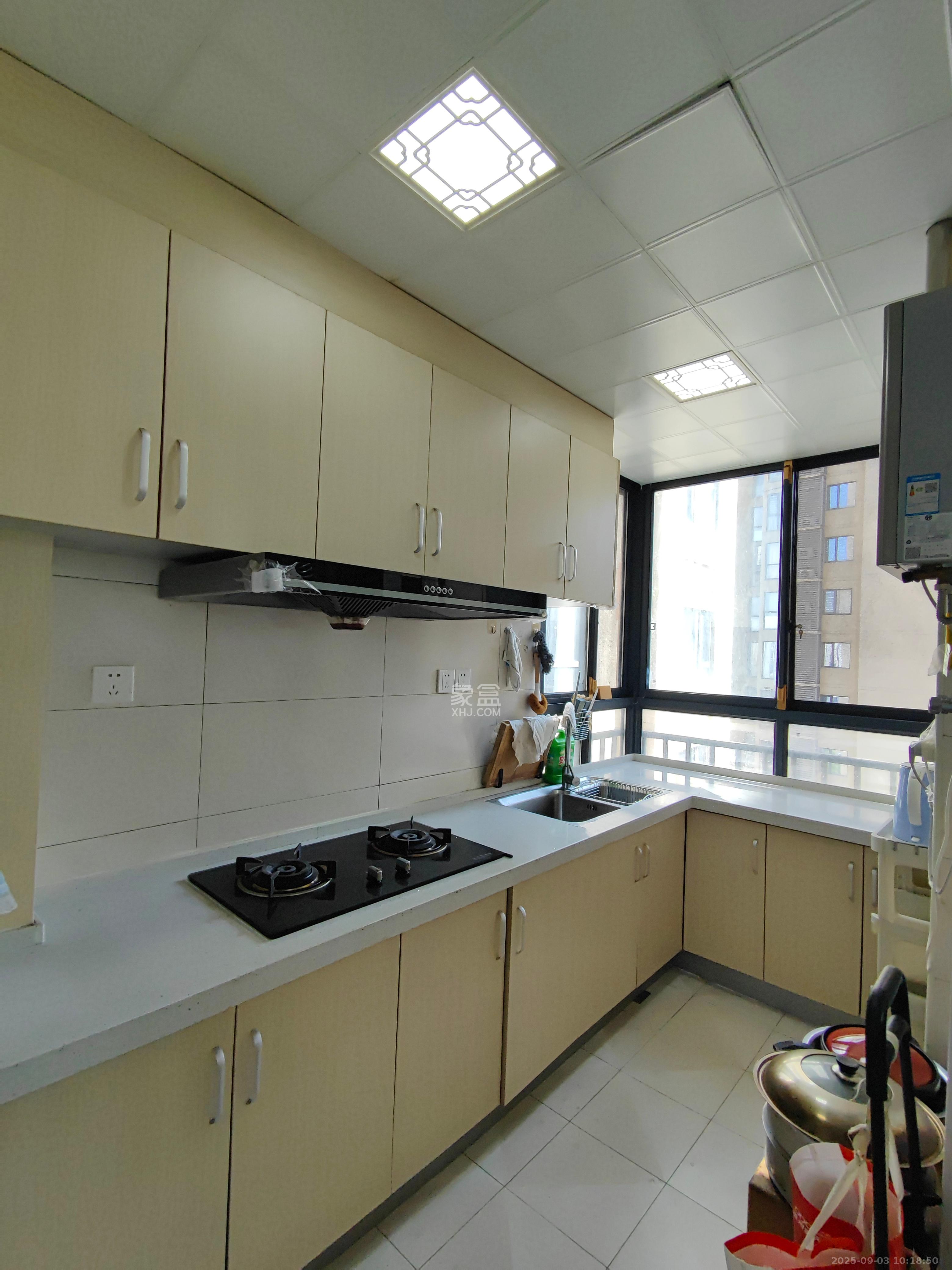 中建梅溪湖中心  3室2厅2卫    3200.0元/月室内图