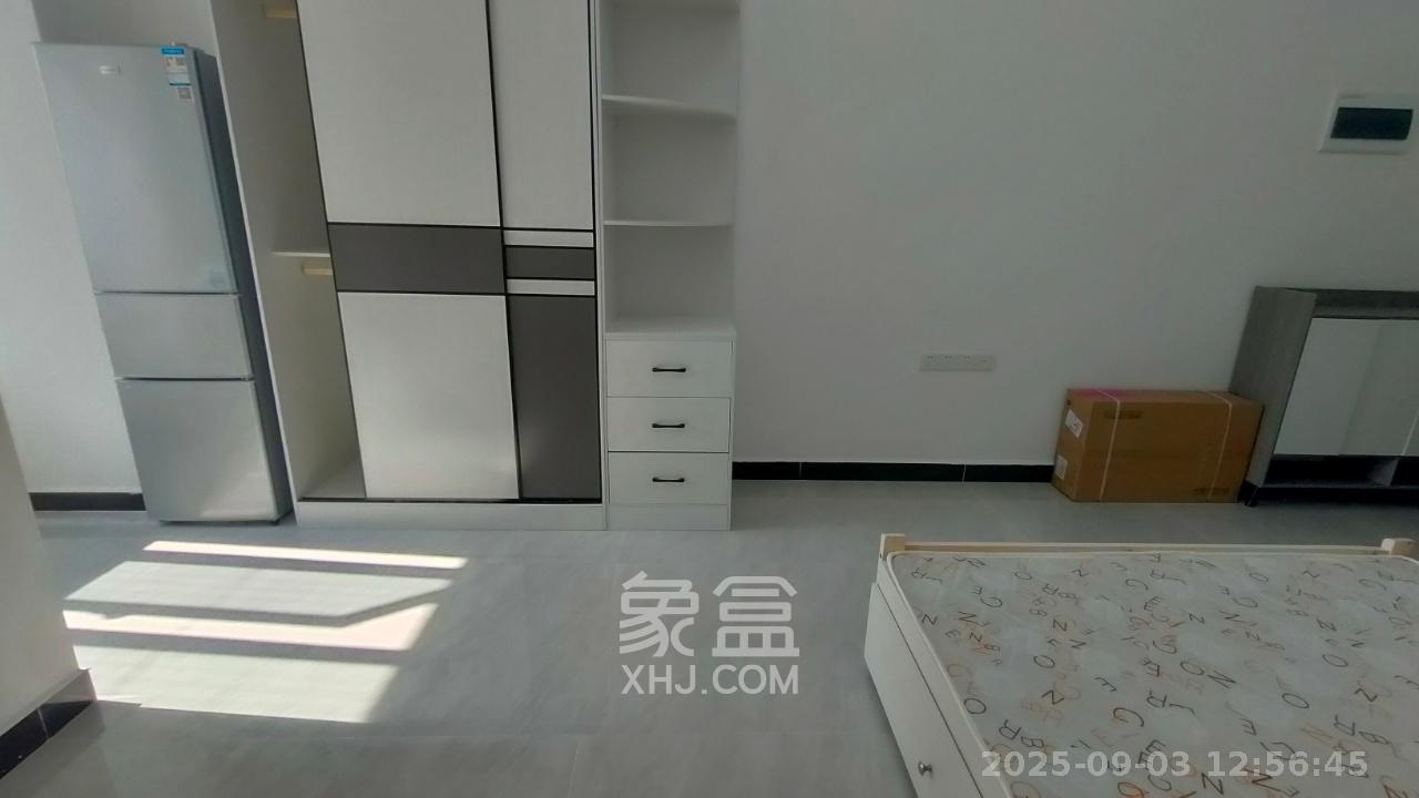 日盛湖湘花苑  1室1厅1卫    1400.0元/月室内图