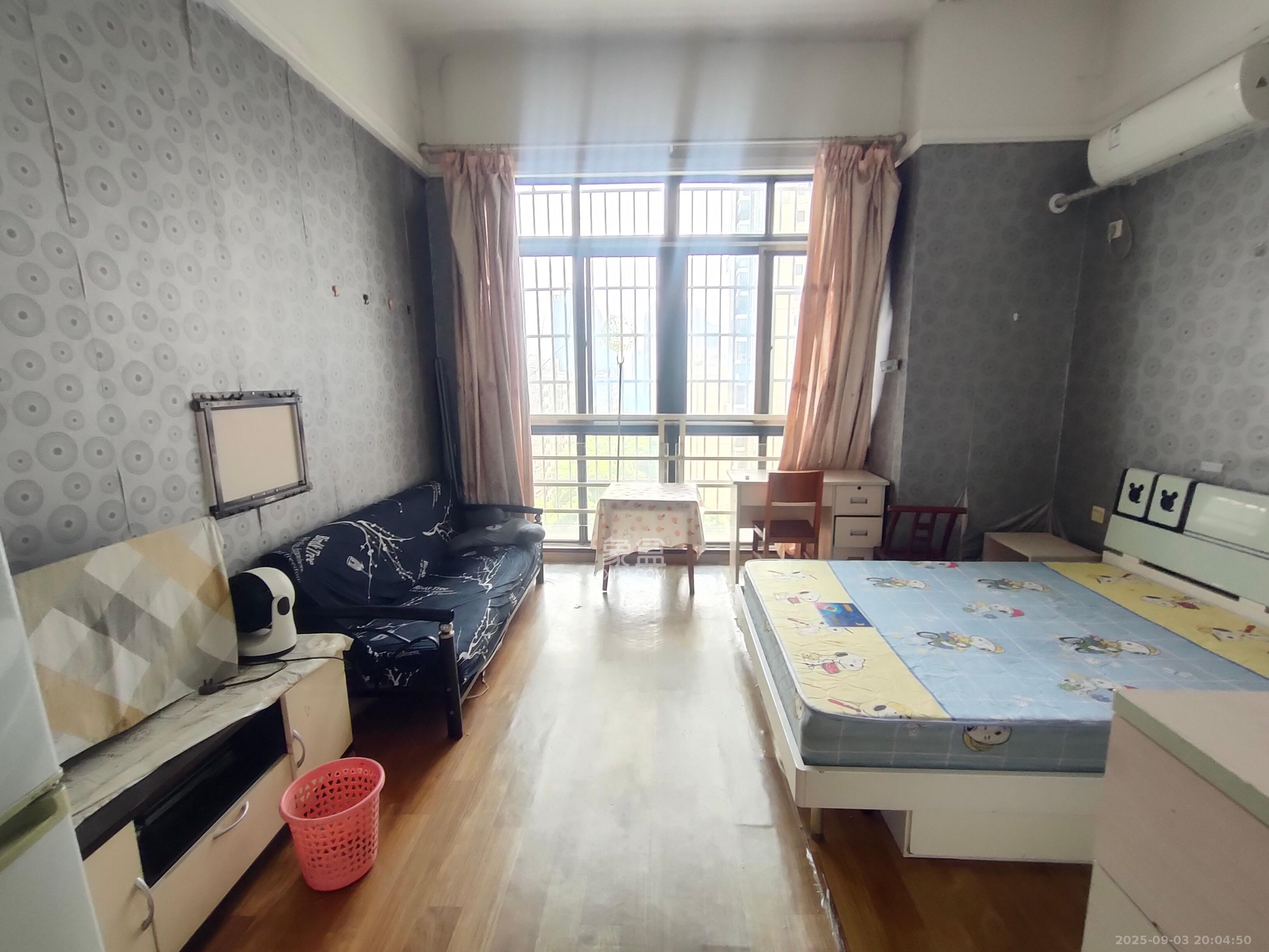 浏阳河畔家园  1室1厅1卫    1200.0元/月室内图