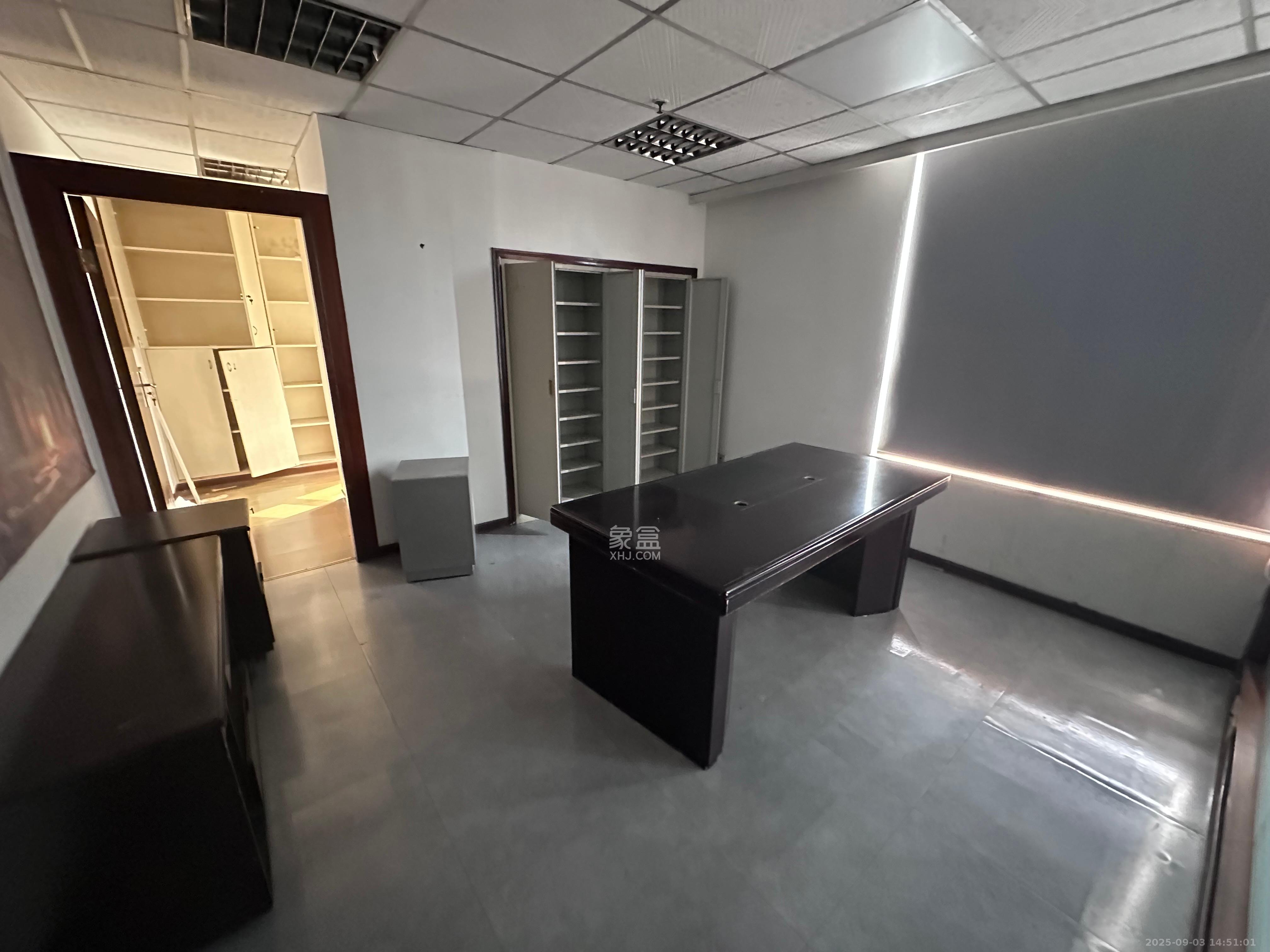 华侨大厦   150.0㎡      3000.0元/月室内图