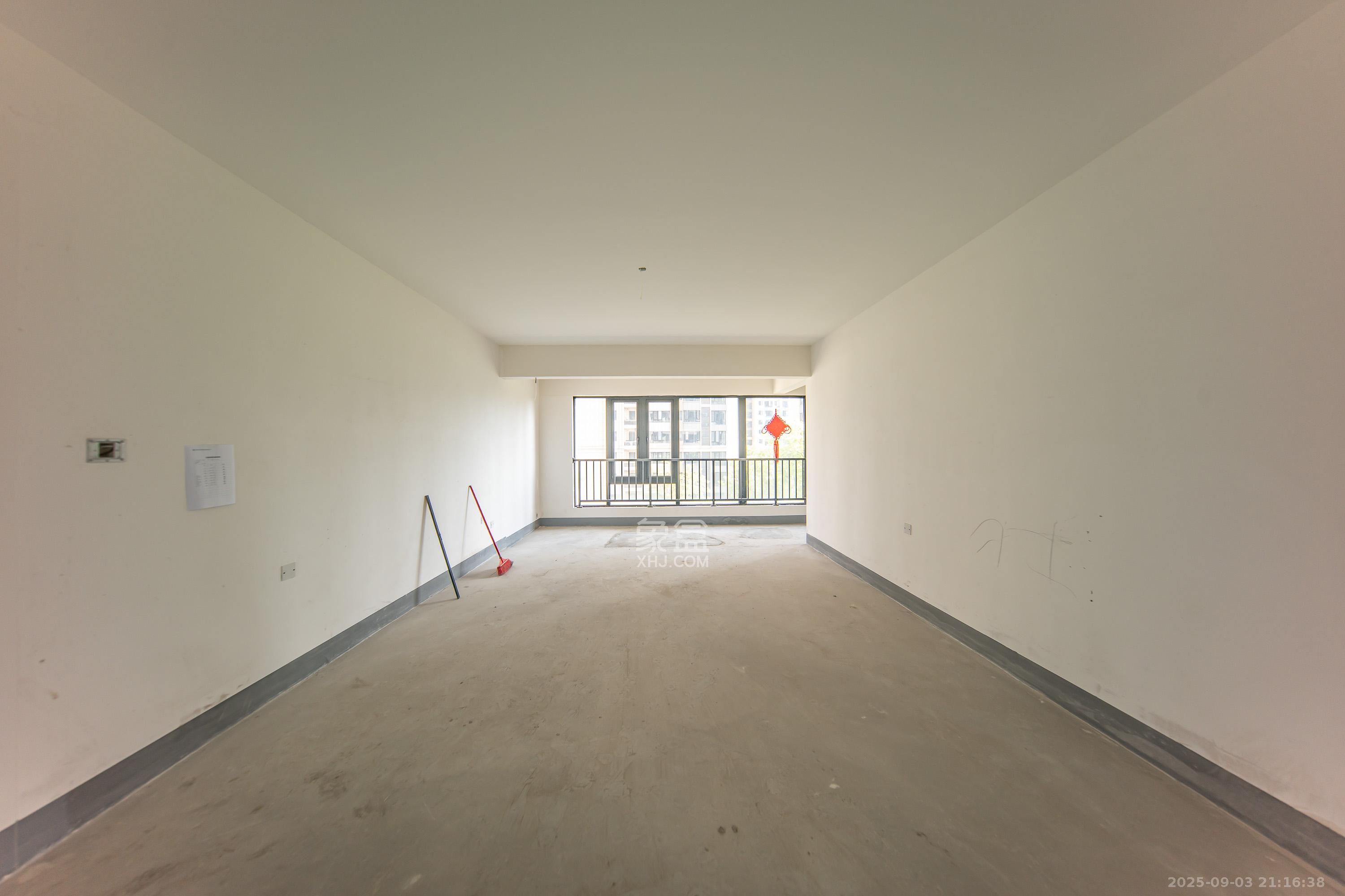 建投象山国际 4室2厅2卫 168.0万 建投象山国际 4室2厅2卫 168.0万客厅