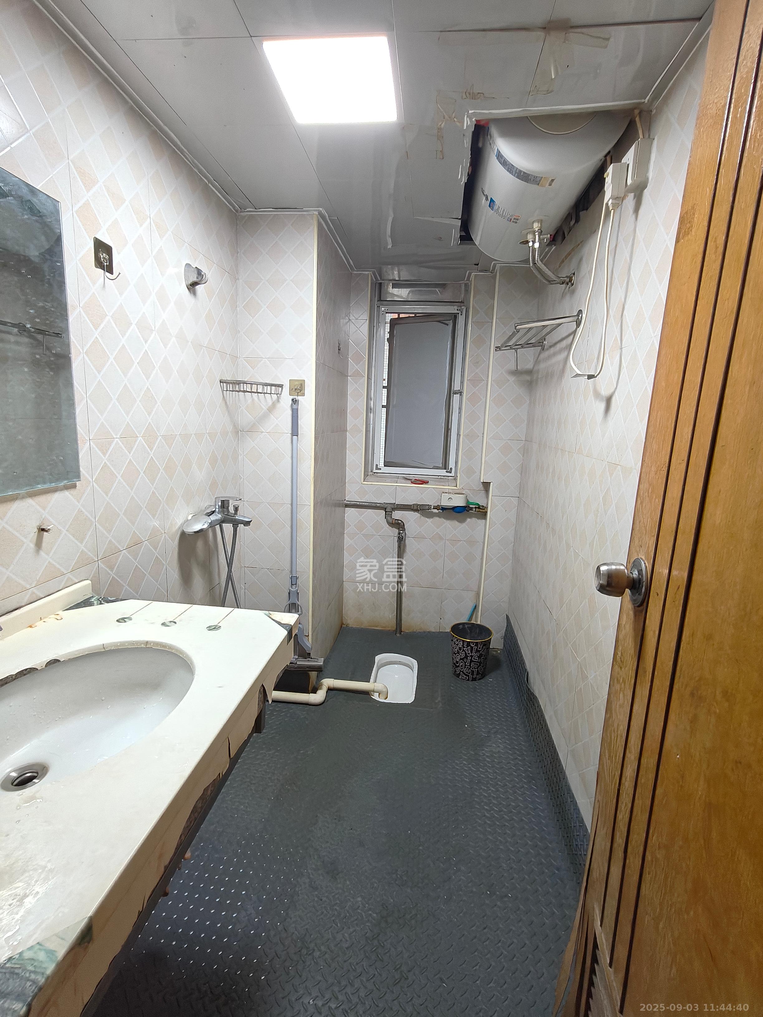 长铁高层 3室2厅1卫 2300.0元/月 长铁高层 3室2厅1卫 2300.0元/月室内图