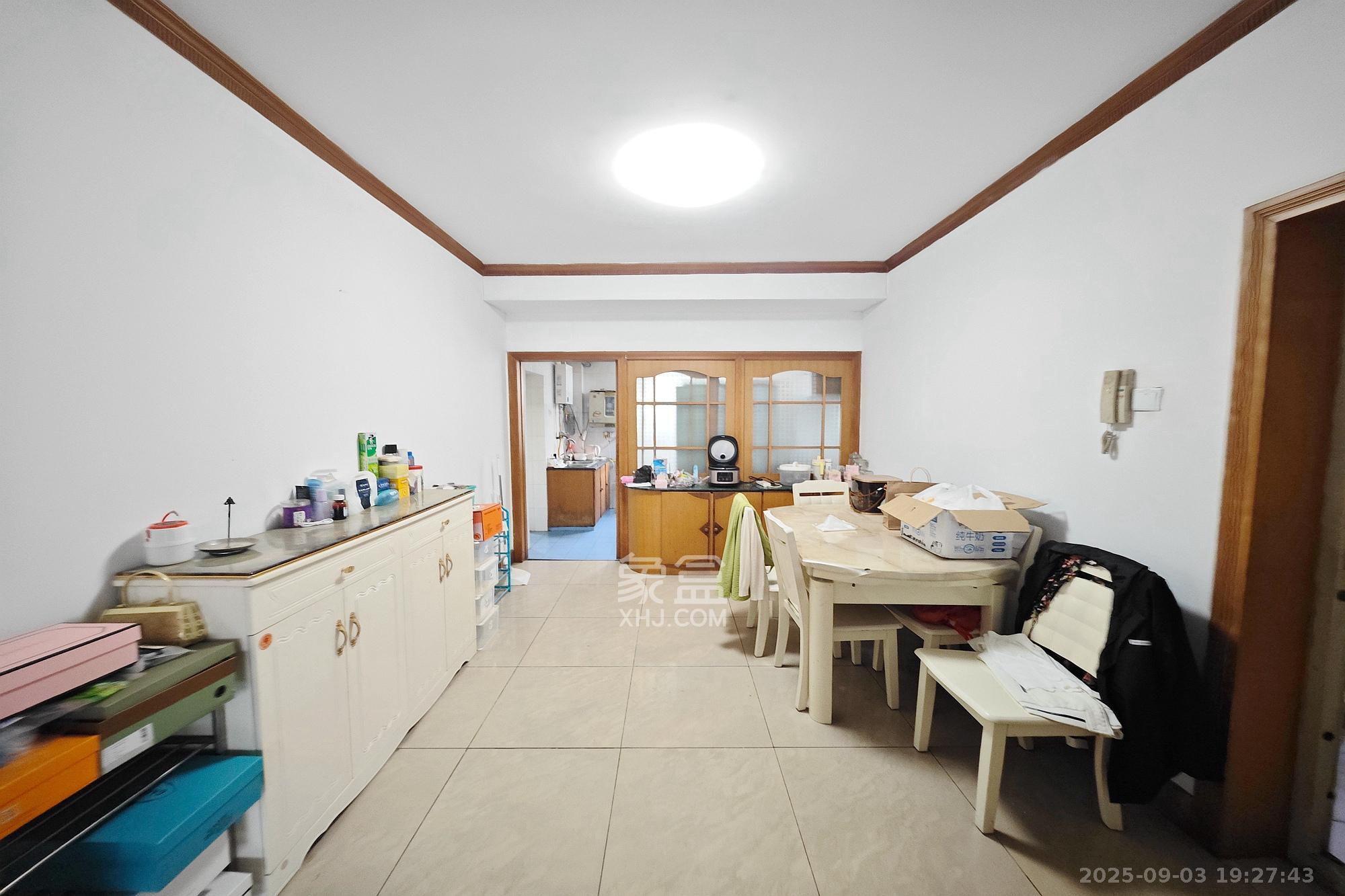 海华锦园  3室2厅2卫    60.0万客厅