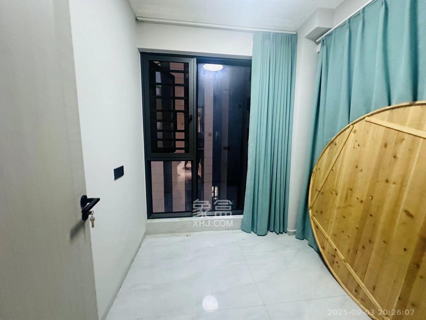 国欣向荣府  4室2厅2卫    3300.0元/月室内图