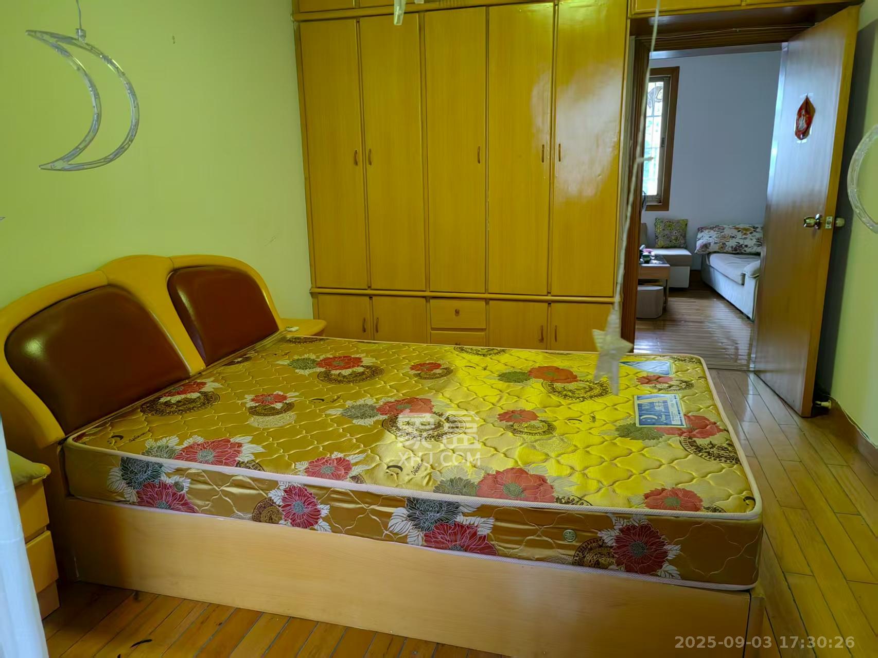 中南石油局宿舍  2室2厅1卫    2300.0元/月室内图