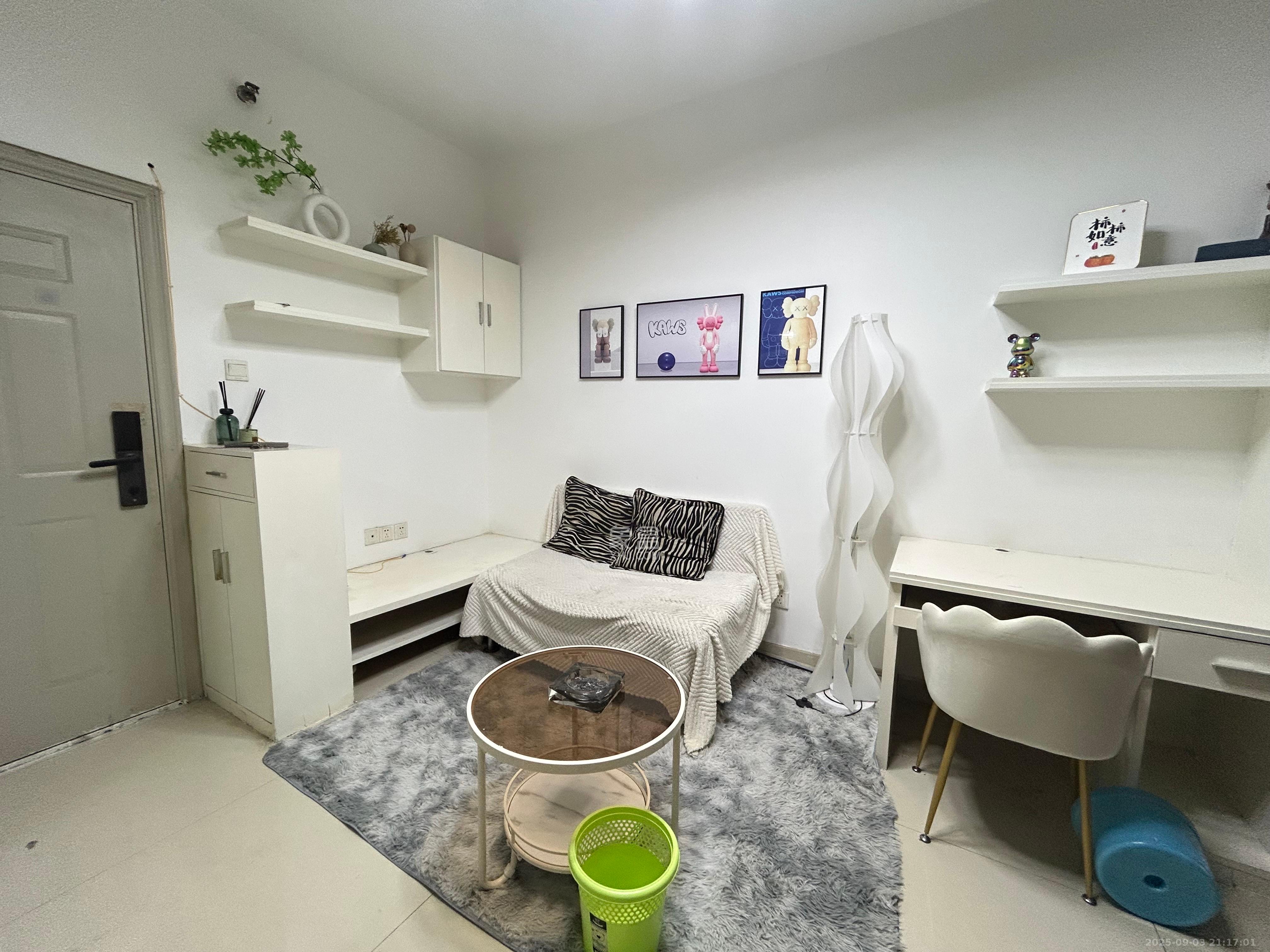 东方新世界 1室1厅1卫 1300.0元/月 东方新世界 1室1厅1卫 1300.0元/月室内图