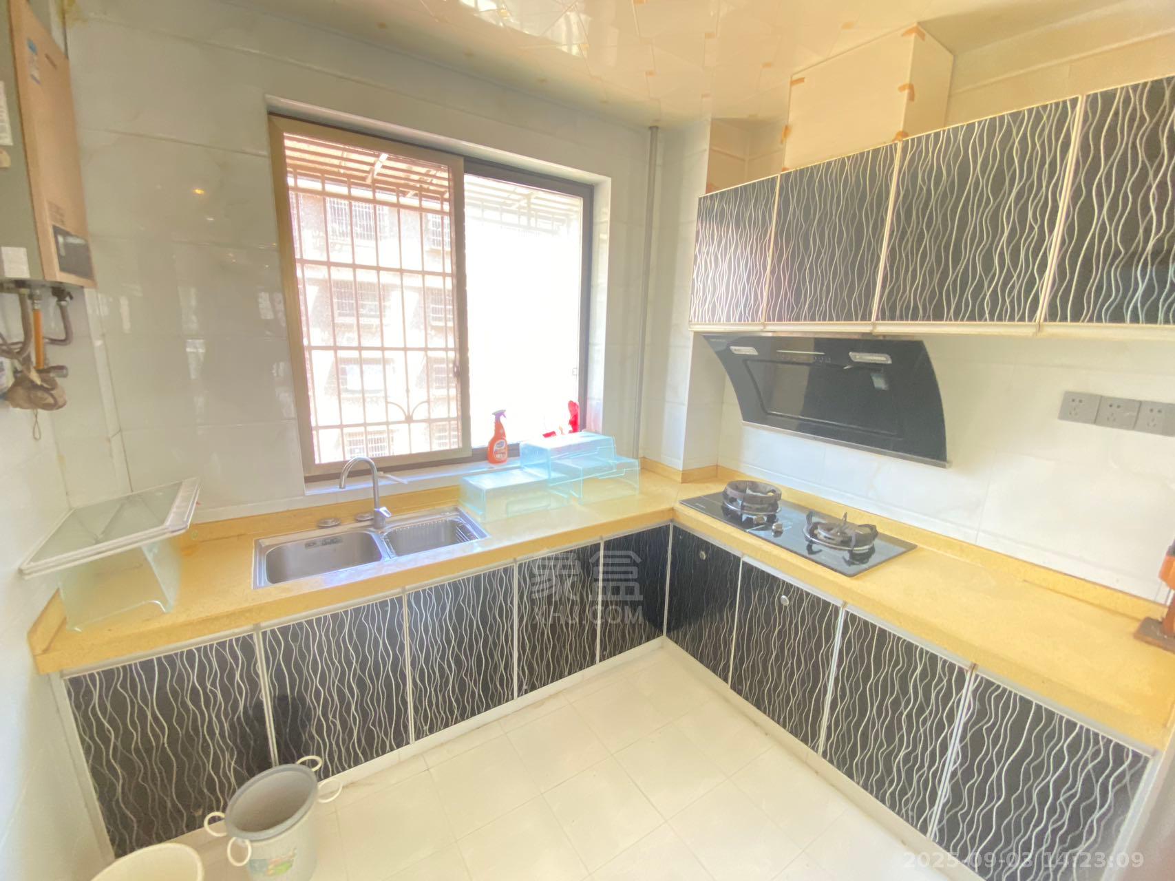 井龙安置小区 2室2厅1卫 1300.0元/月 井龙安置小区 2室2厅1卫 1300.0元/月室内图