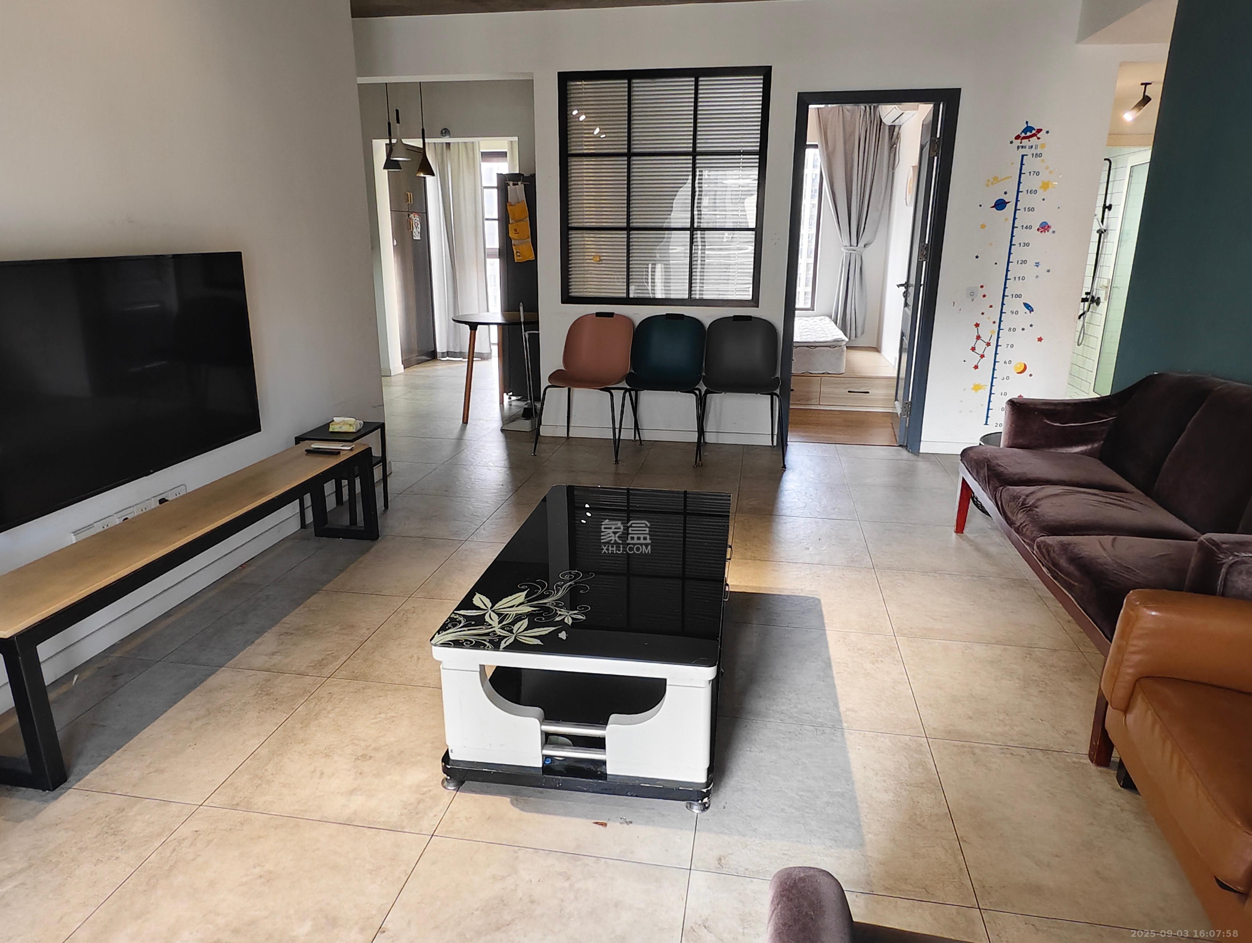 南山雍江汇(滨江国际新城) 3室2厅2卫 3700.0元/月 南山雍江汇(滨江国际新城) 3室2厅2卫 3700.0元/月室内图