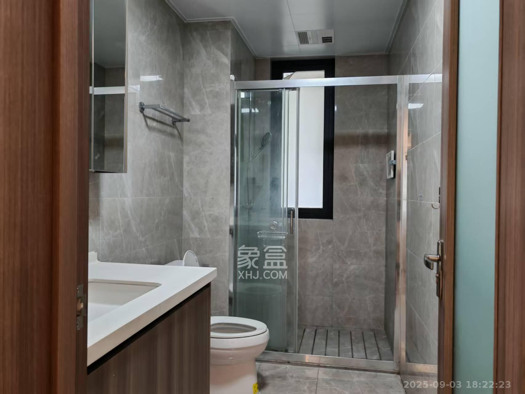 中海阅麓山一期  4室2厅2卫    6300.0元/月 中海阅麓山一期  4室2厅2卫    6300.0元/月室内图