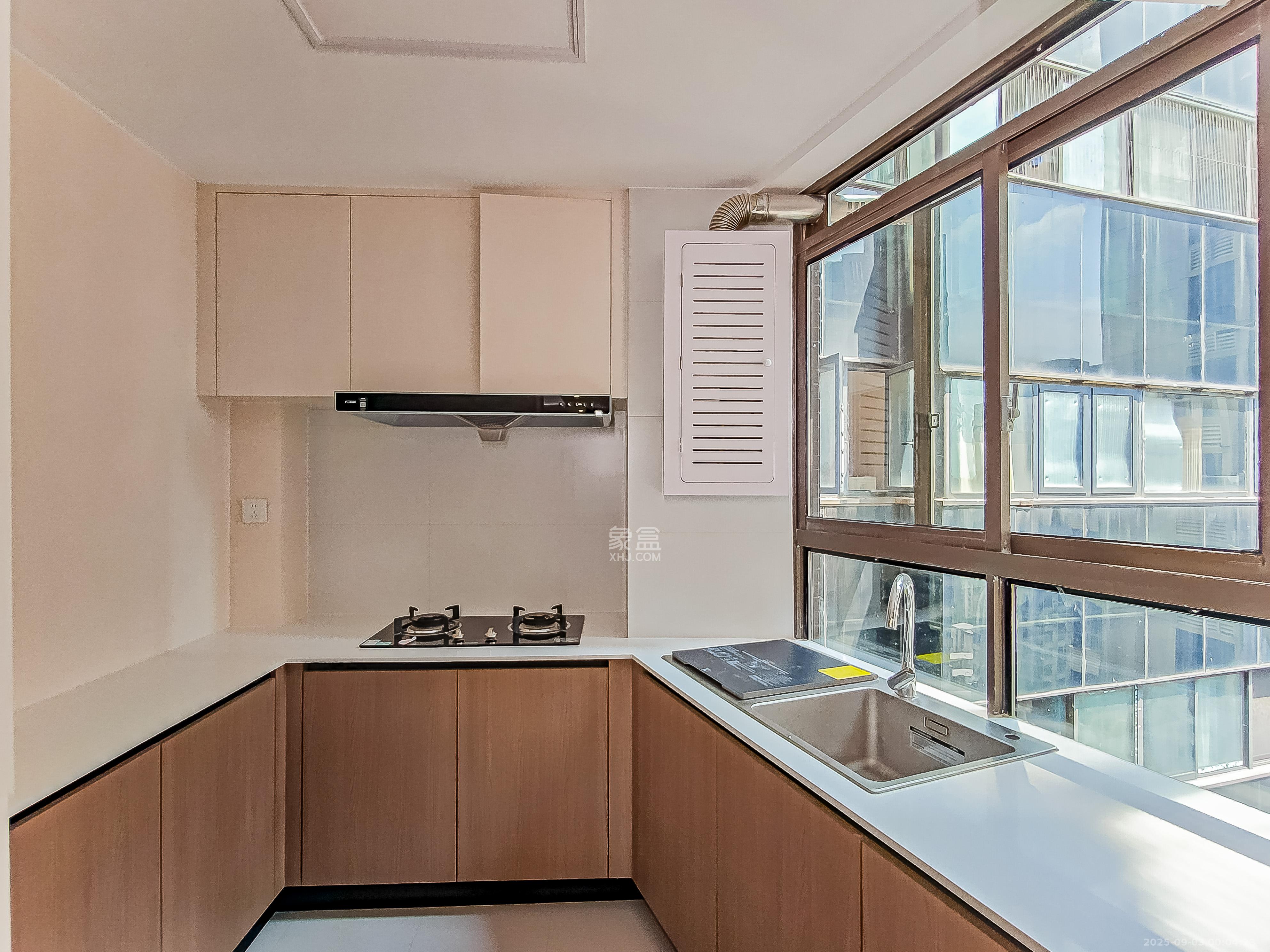 通用时代国际社区  3室2厅2卫    128.8万 通用时代国际社区  3室2厅2卫    128.8万厨房