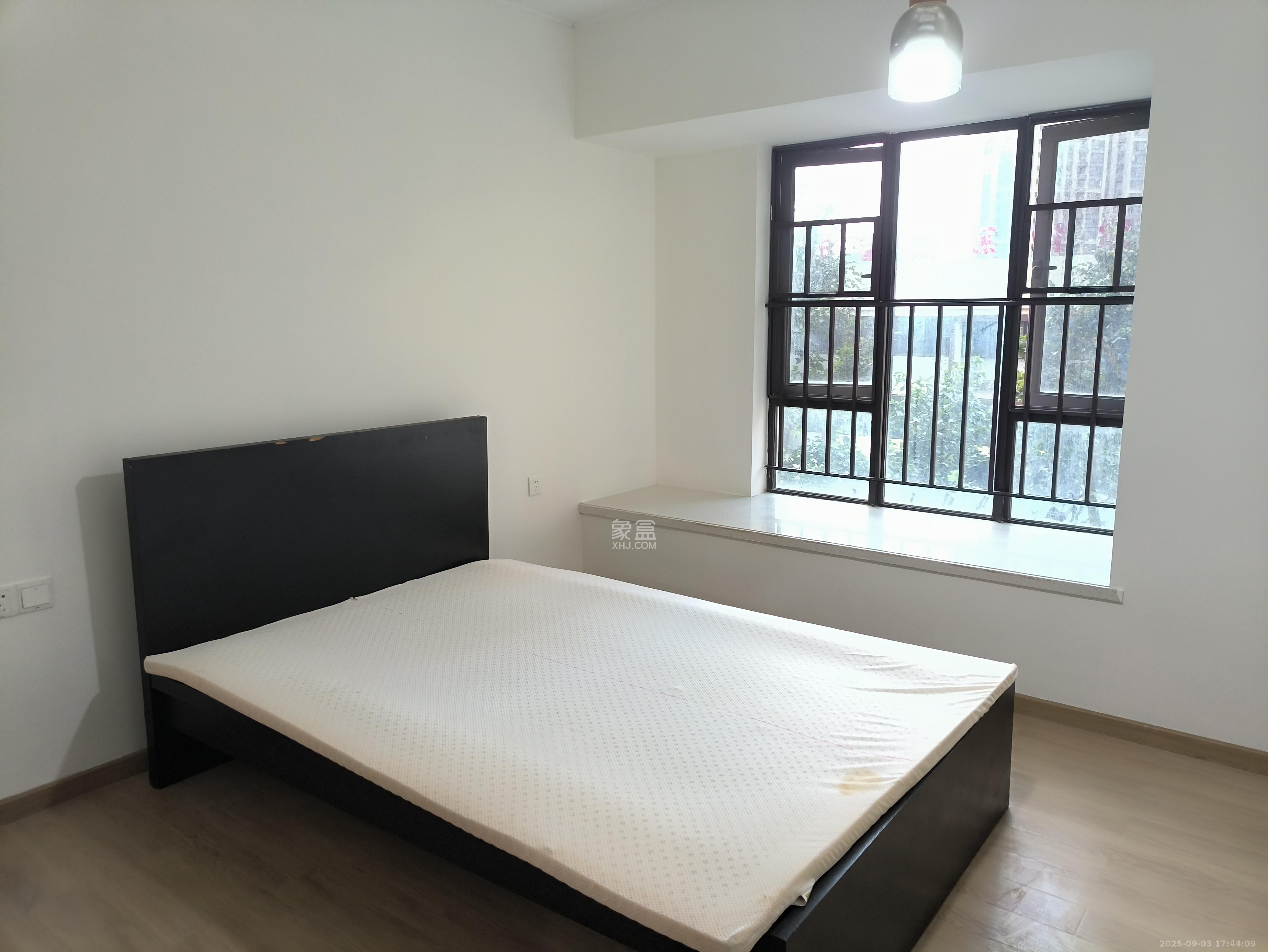 时代倾城二期  2室2厅1卫   1600.00元/月室内图