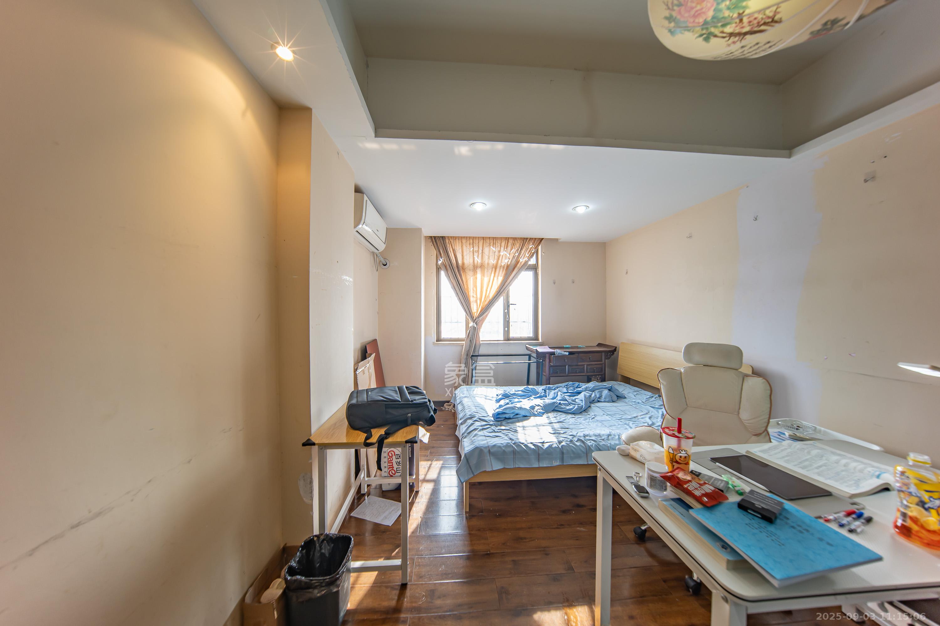 米兰春天  1室0厅0卫    20.5万 米兰春天  1室0厅0卫    20.5万卧室