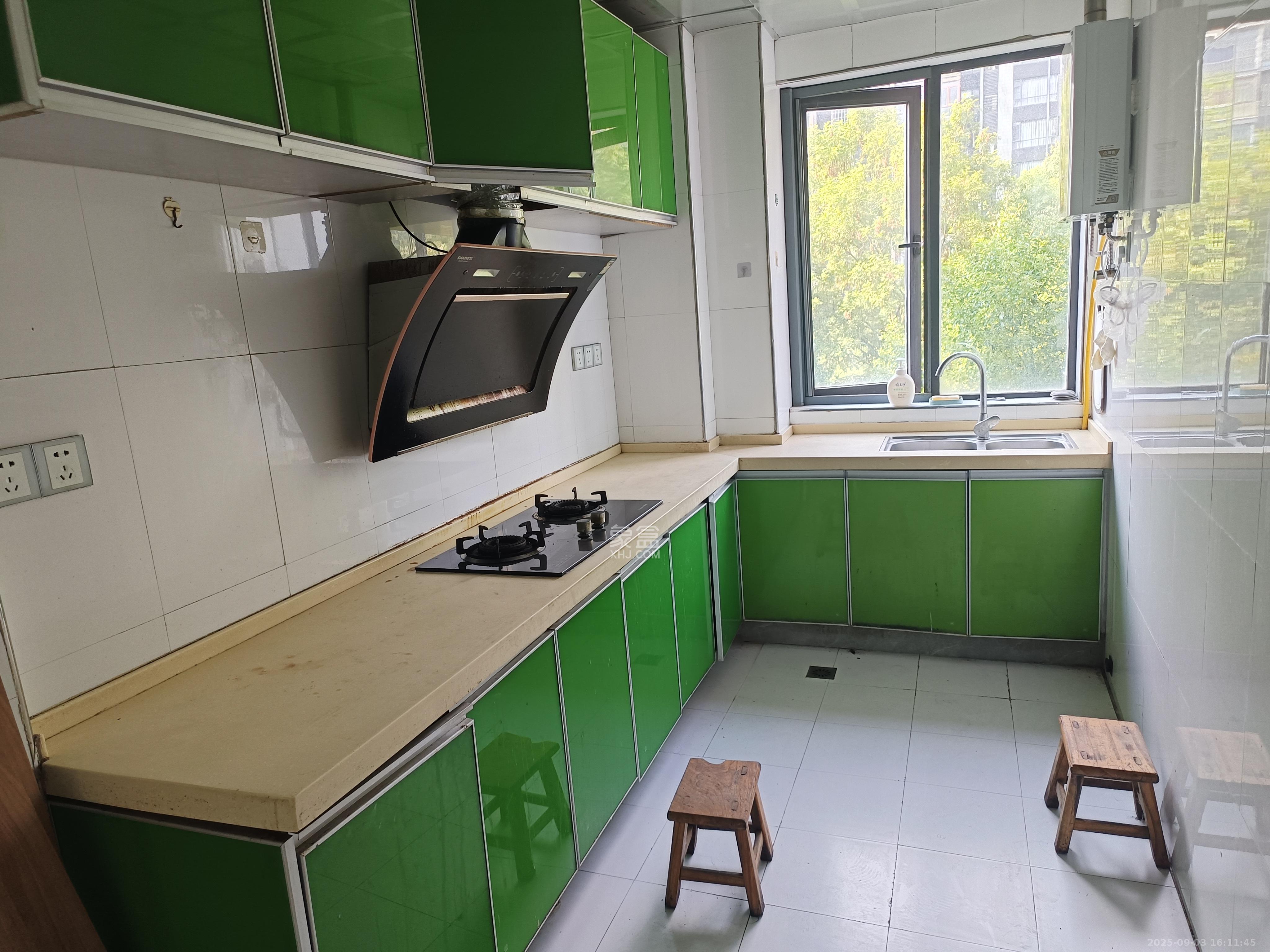 茂华国际湘  3室2厅2卫    2800.0元/月室内图