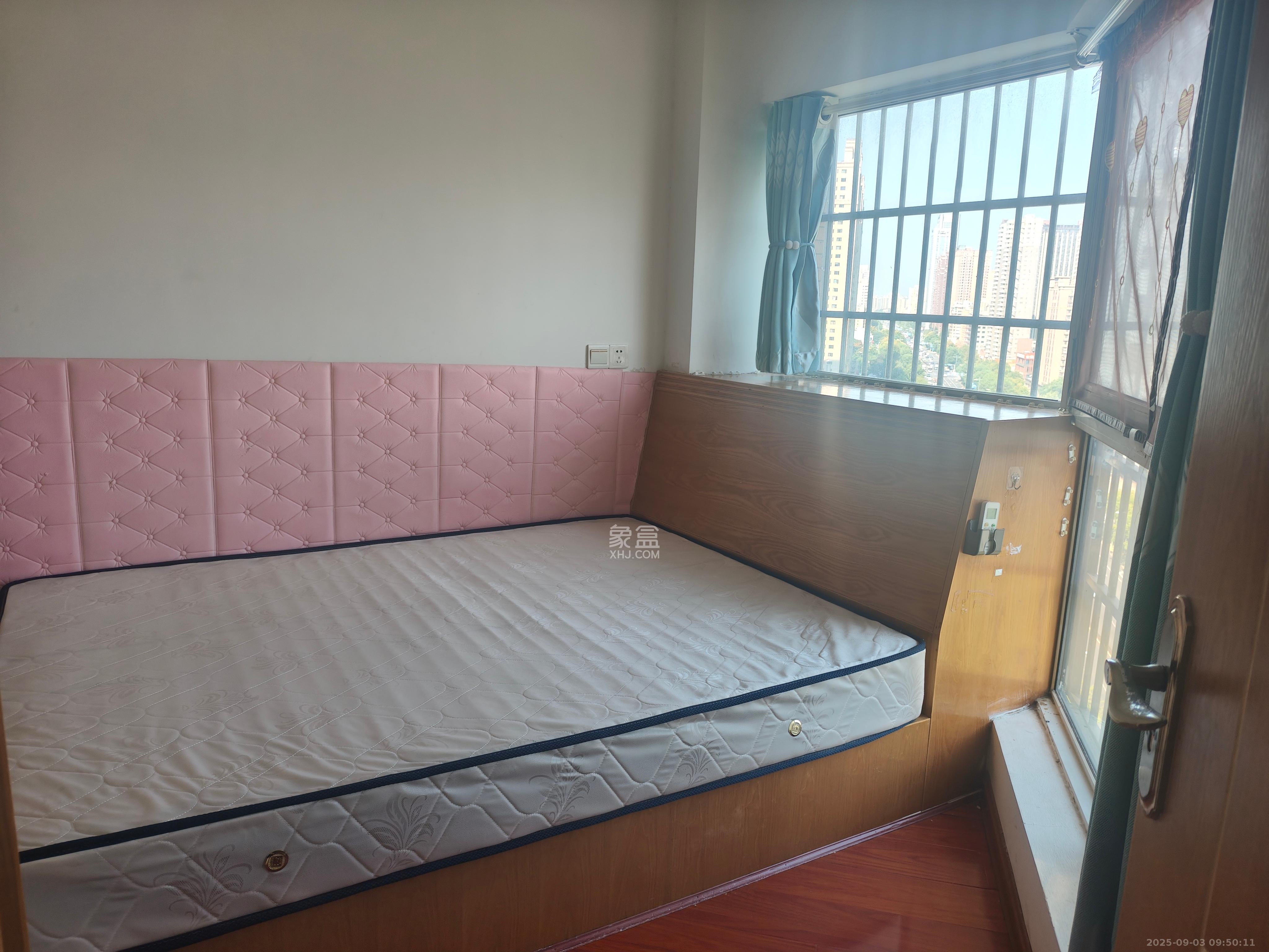 东方航标  1室1厅1卫   1600.00元/月室内图
