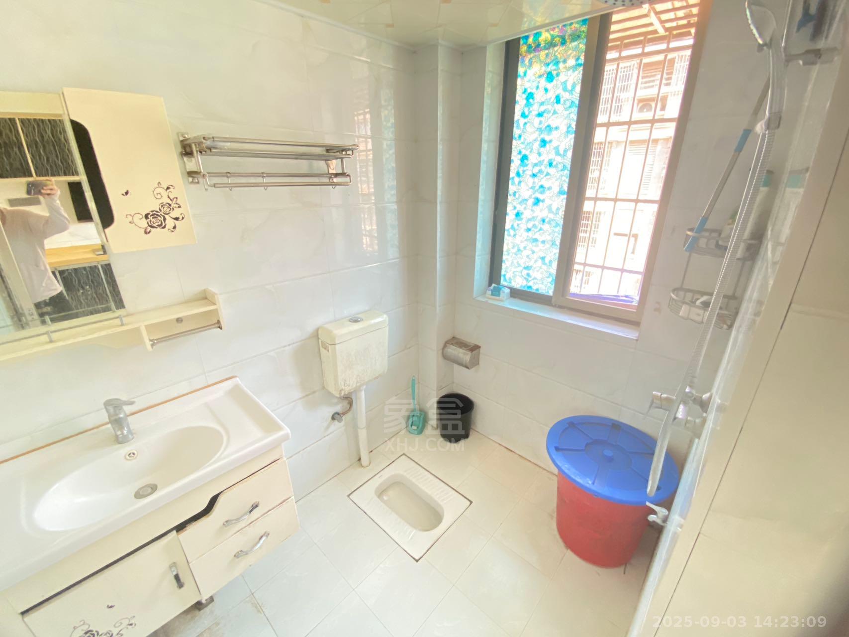 井龙安置小区 2室2厅1卫 1300.0元/月 井龙安置小区 2室2厅1卫 1300.0元/月室内图