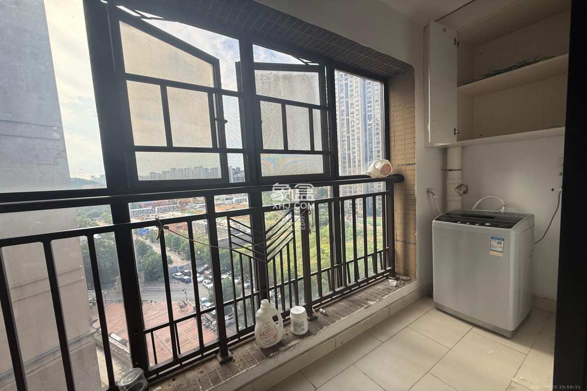 中海国际三期  3室2厅1卫    1800.0元/月 中海国际三期  3室2厅1卫    1800.0元/月室内图