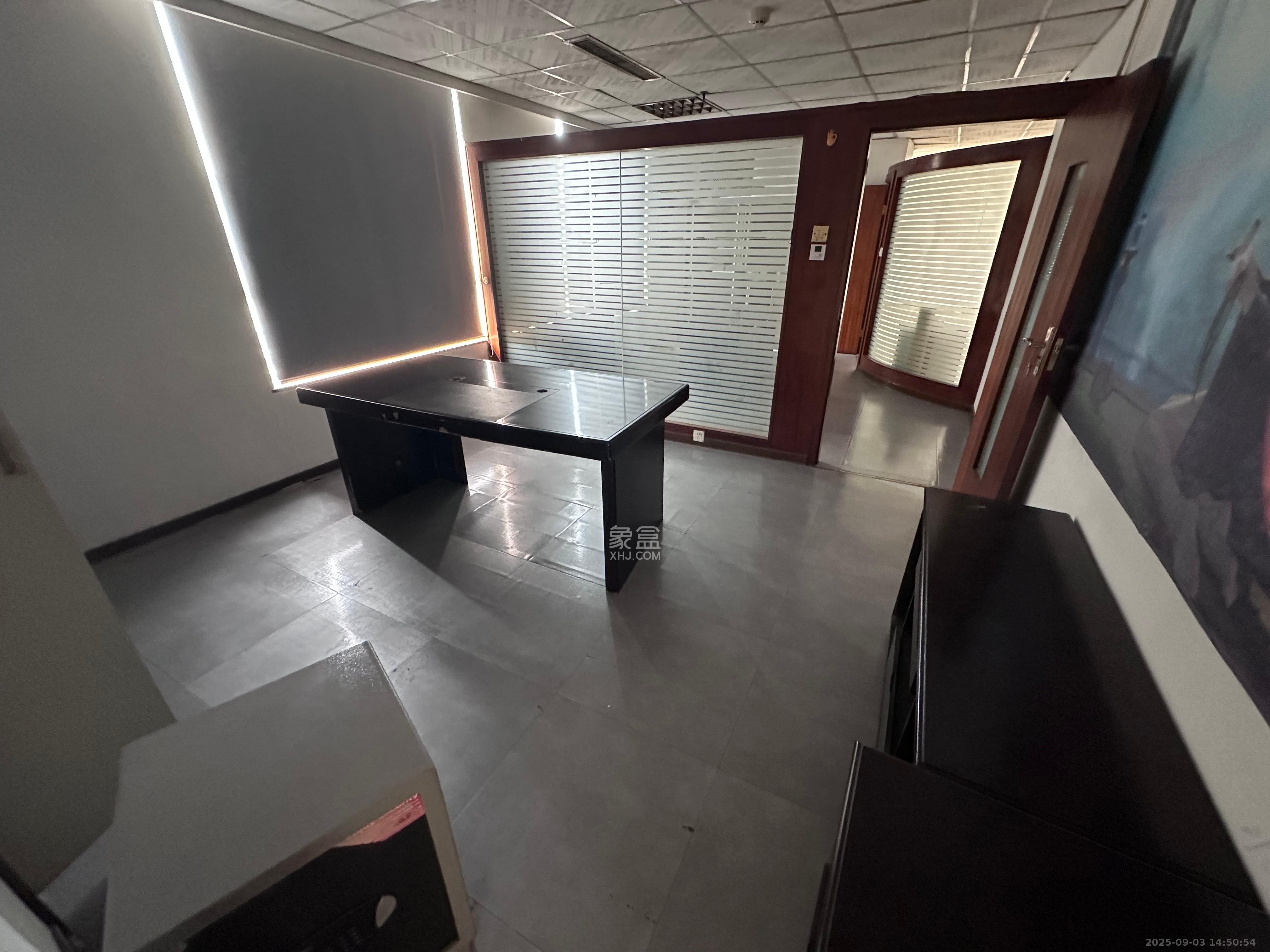 华侨大厦   150.0㎡      3000.0元/月室内图