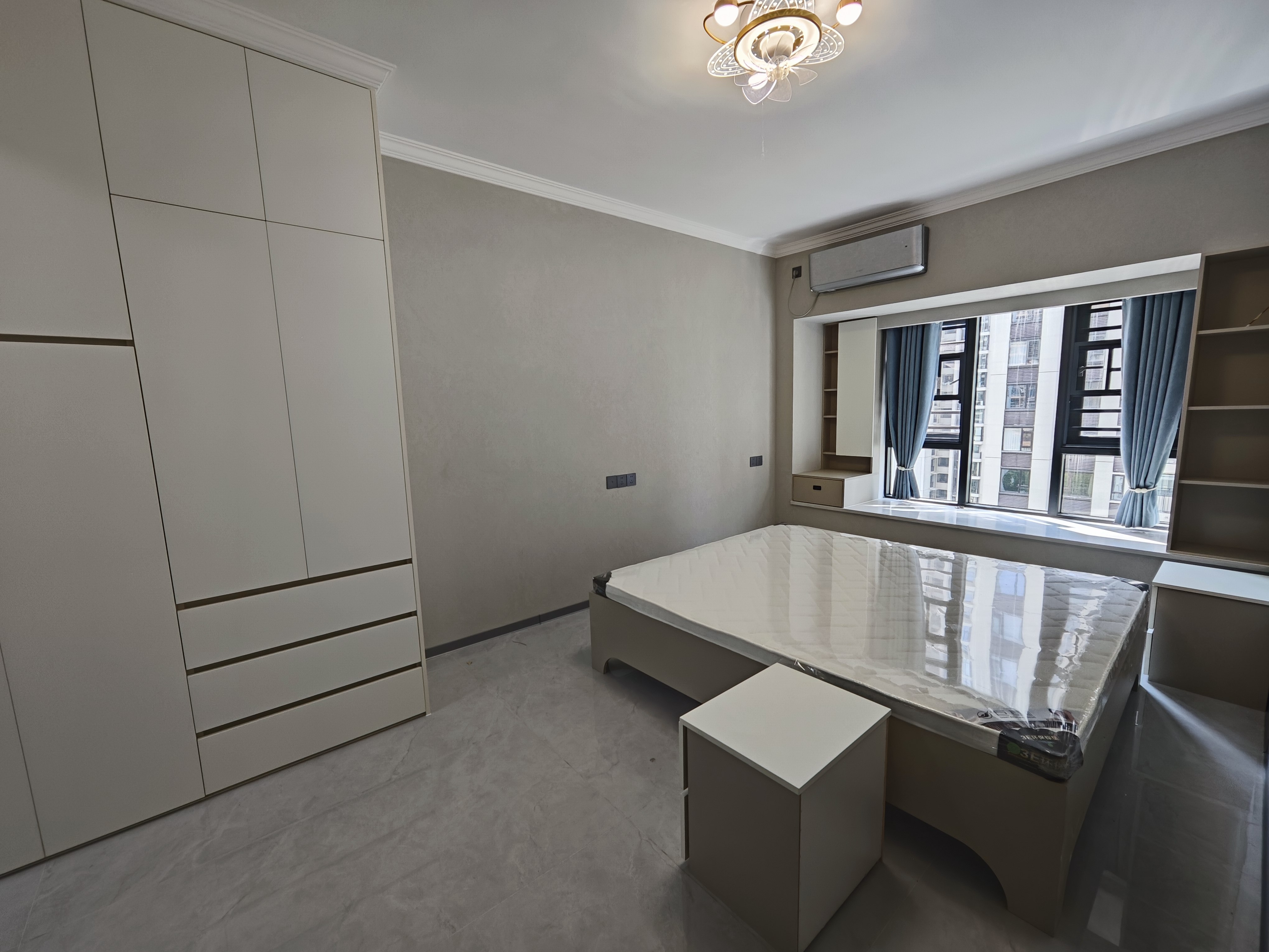 碧桂园正央时代  3室2厅2卫    3000.0元/月室内图