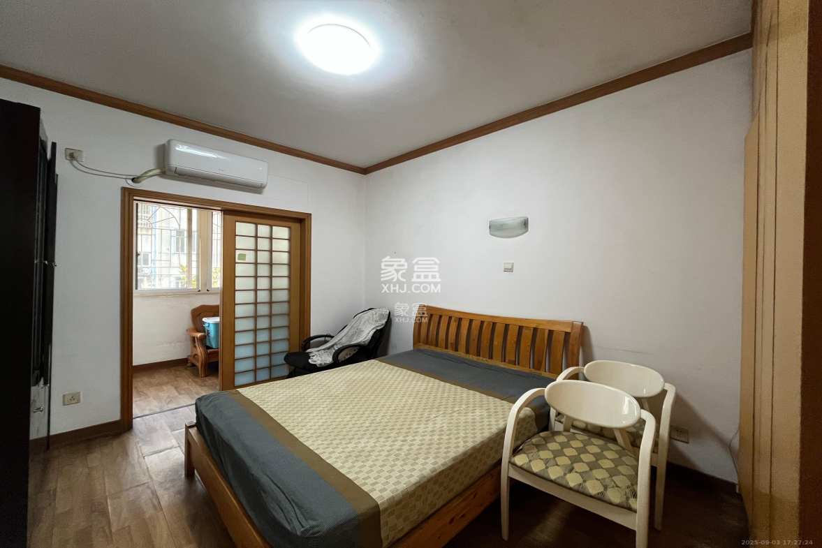 铁银电信花园  2室2厅2卫    1800.0元/月 铁银电信花园  2室2厅2卫    1800.0元/月室内图