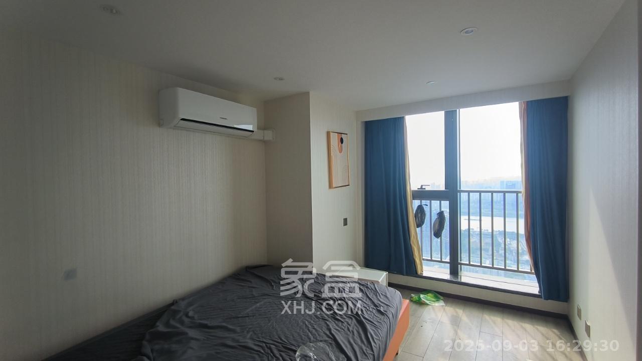 华远华时代  4室2厅2卫    5000.0元/月室内图