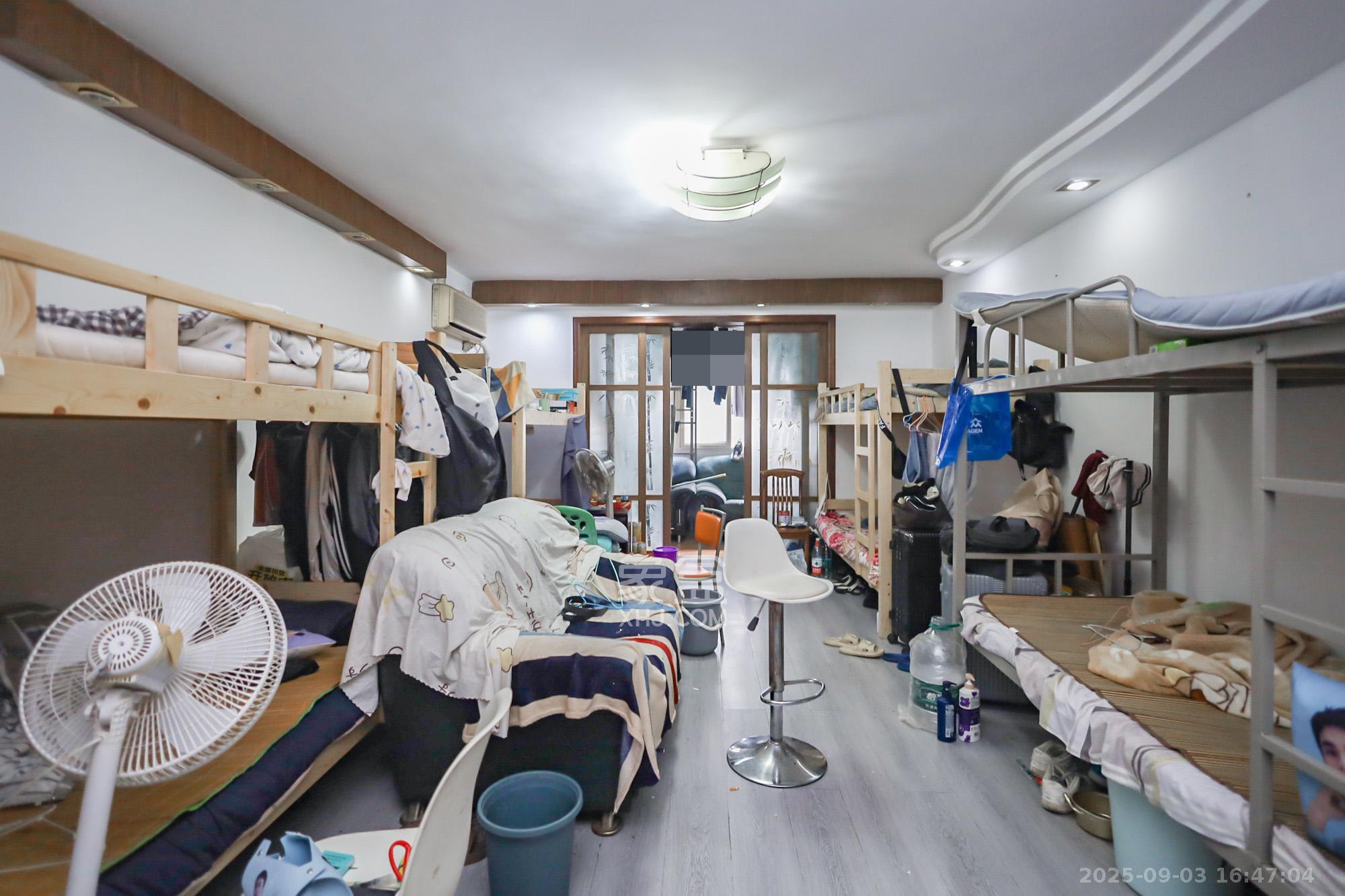 长沙船舶厂宿舍  4室2厅2卫    114.8万 长沙船舶厂宿舍  4室2厅2卫    114.8万