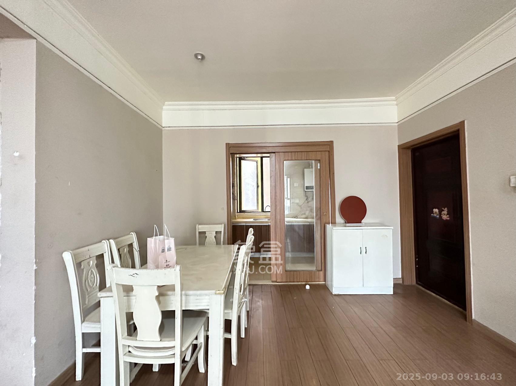 麓谷小镇 3室2厅2卫 2500.0元/月 麓谷小镇 3室2厅2卫 2500.0元/月室内图