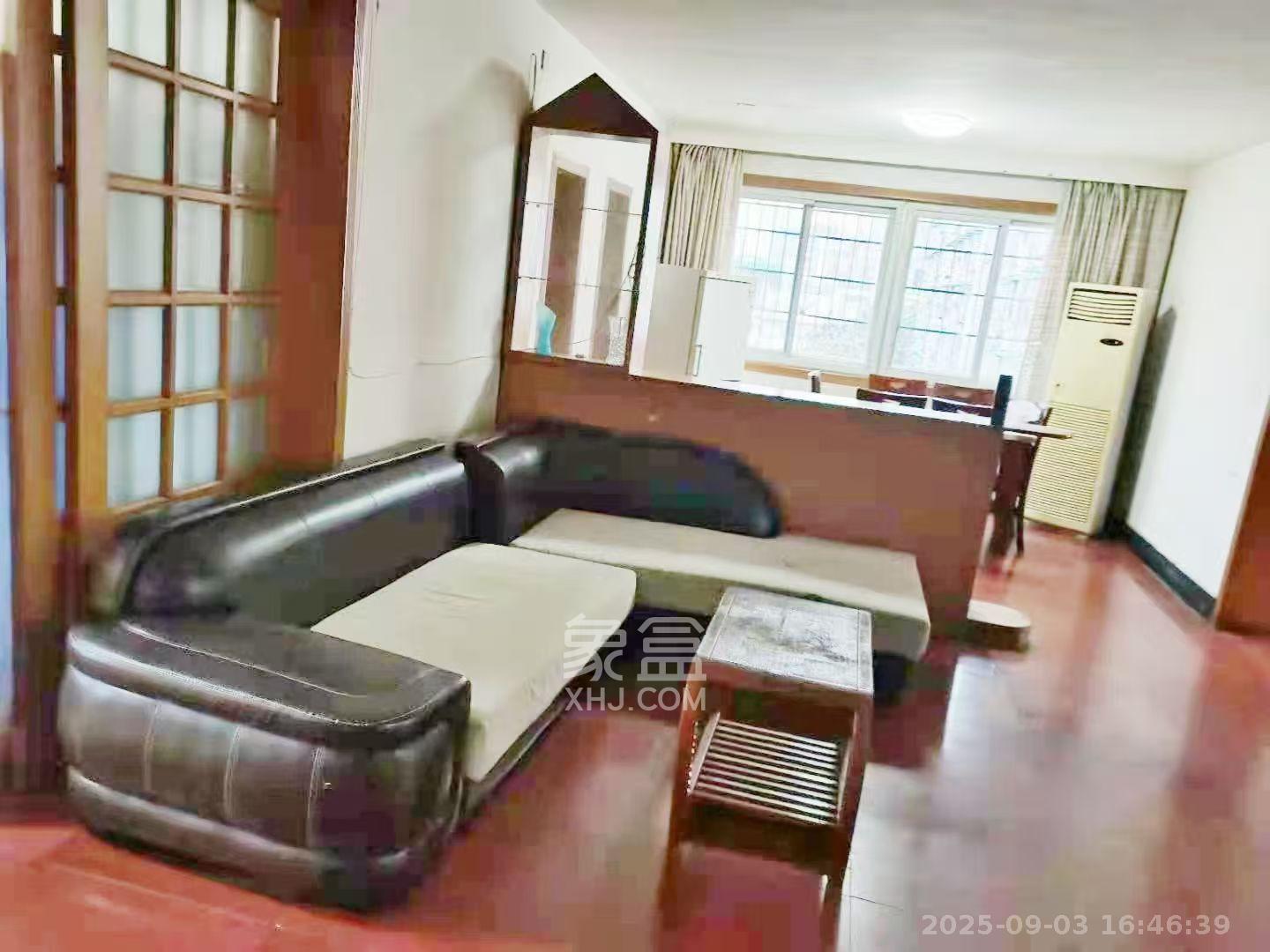 石油小区 4室2厅1卫 2200.0元/月 石油小区 4室2厅1卫 2200.0元/月室内图